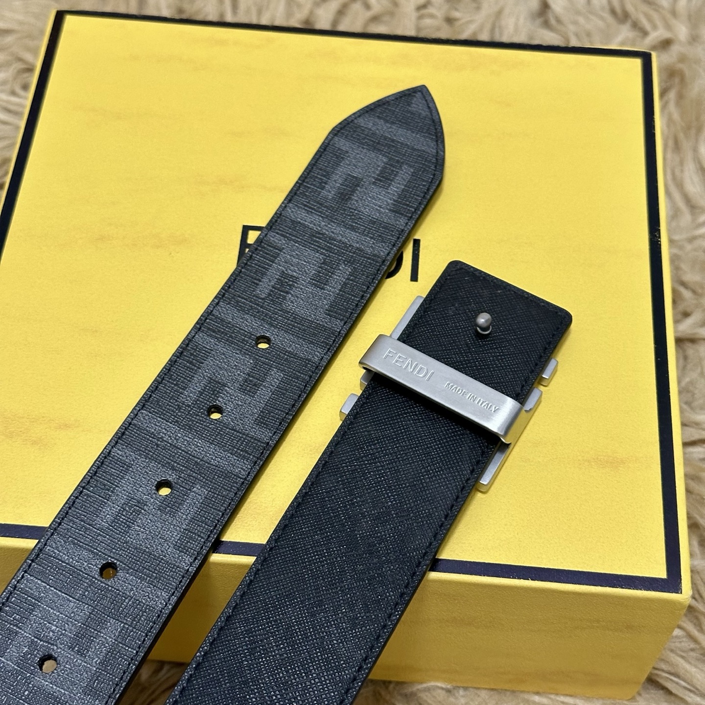 FENDI（芬迪）专柜同款 宽4.0CM 双环正反用腰带 FF按钉搭扣 黑色Cuoio Romano皮革