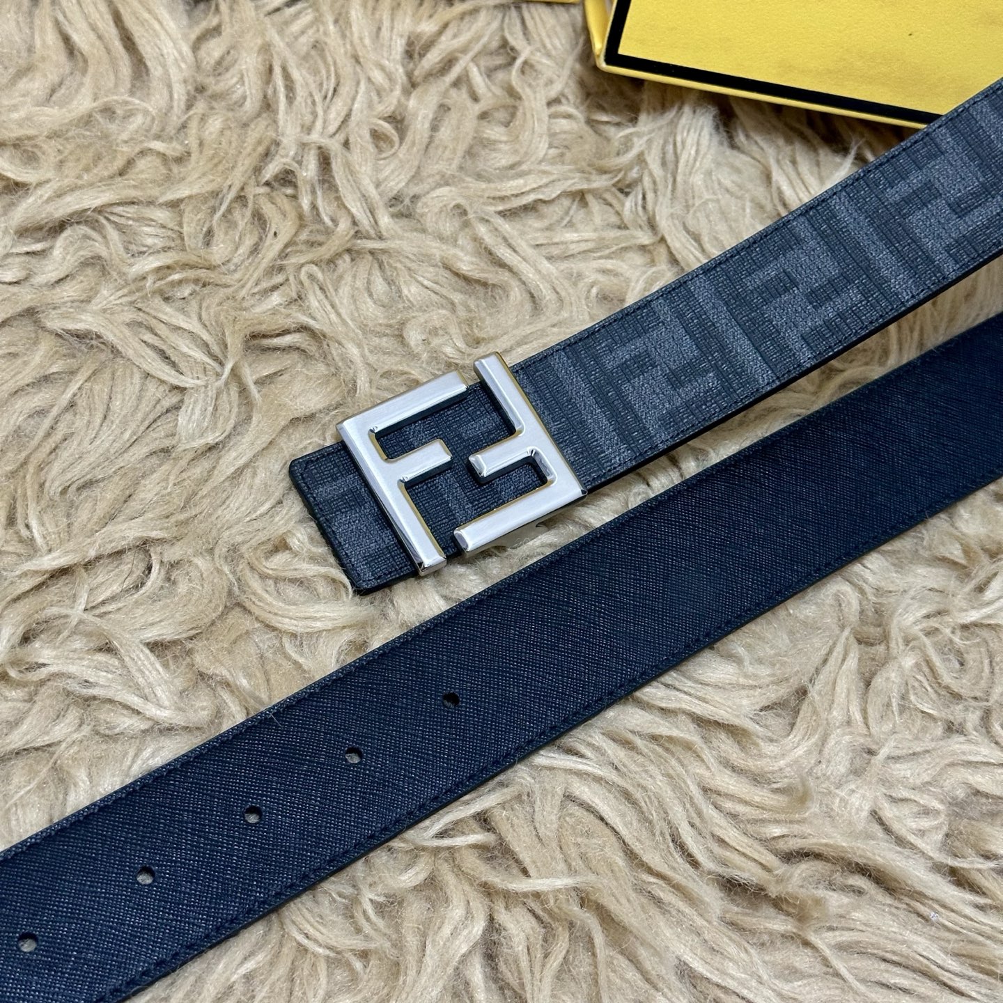 FENDI（芬迪）专柜同款 宽4.0CM 双环正反用腰带 FF按钉搭扣 黑色Cuoio Romano皮革