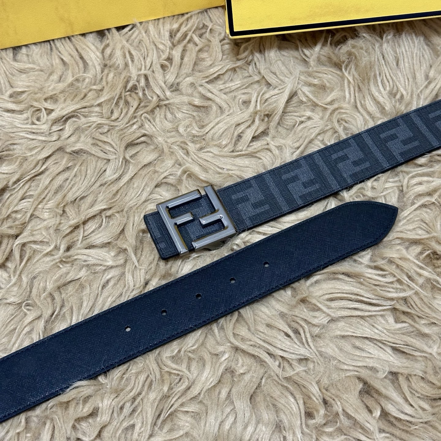 FENDI（芬迪）专柜同款 宽4.0CM 双环正反用腰带 FF按钉搭扣 黑色Cuoio Romano皮革