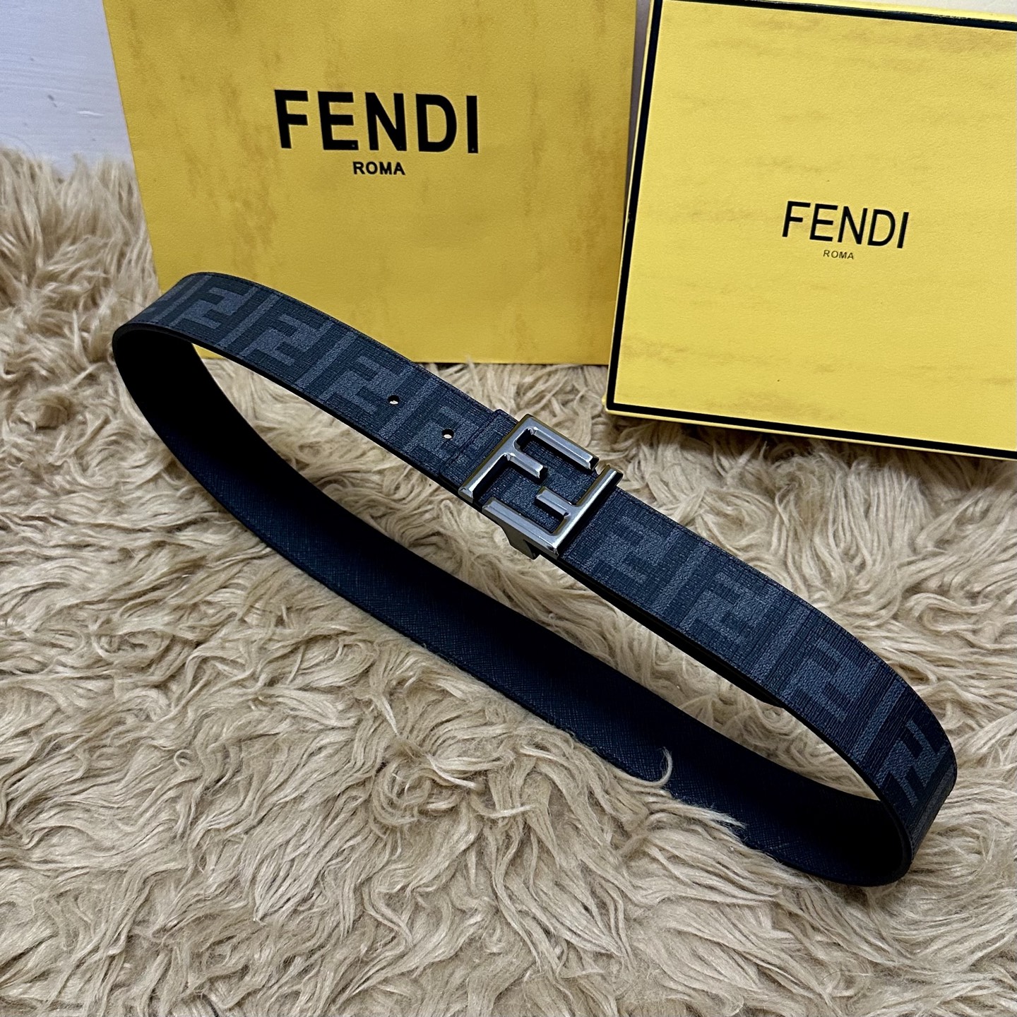 FENDI（芬迪）专柜同款 宽4.0CM 双环正反用腰带 FF按钉搭扣 黑色Cuoio Romano皮革