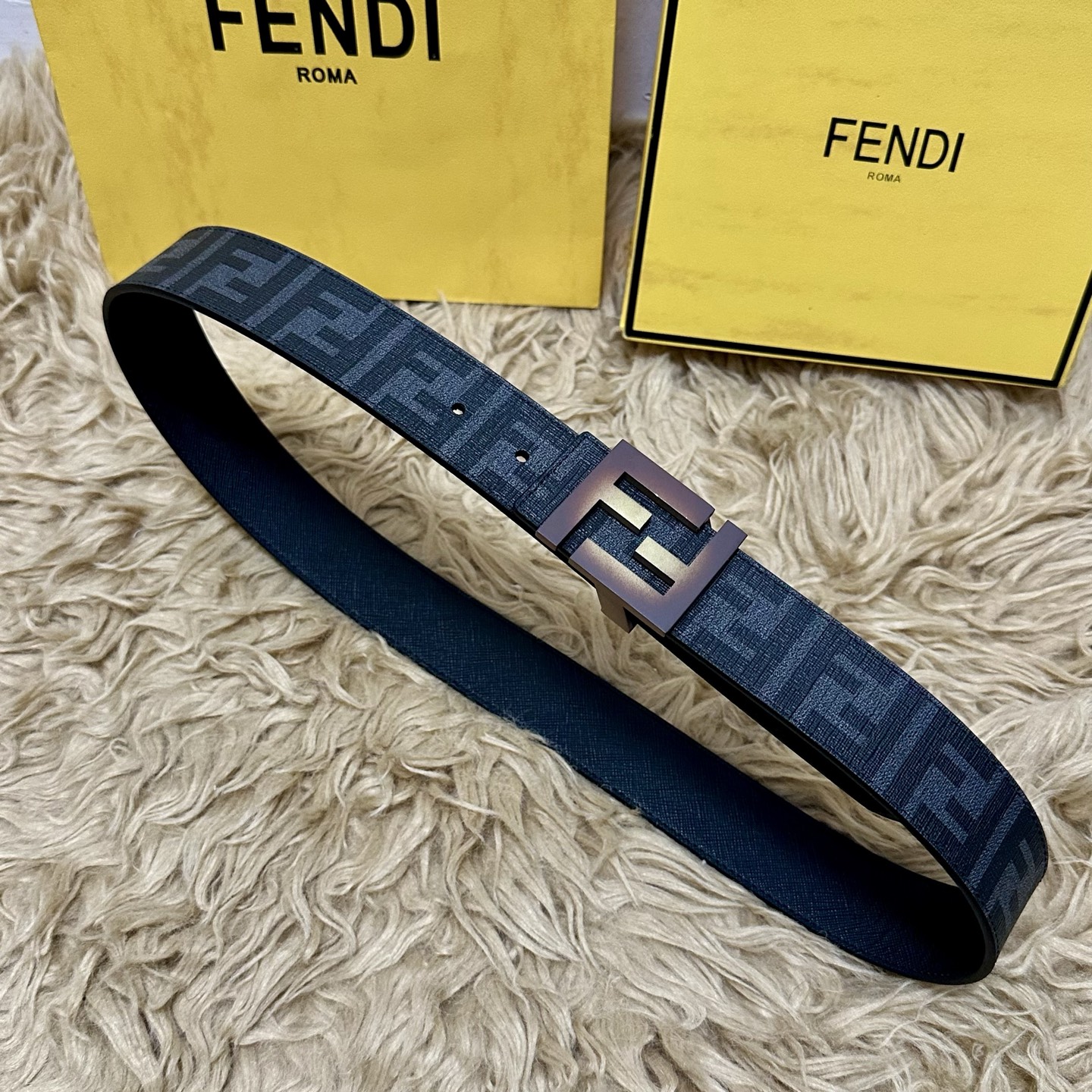 FENDI（芬迪）专柜同款 宽4.0CM 双环正反用腰带 FF按钉搭扣 黑色Cuoio Romano皮革