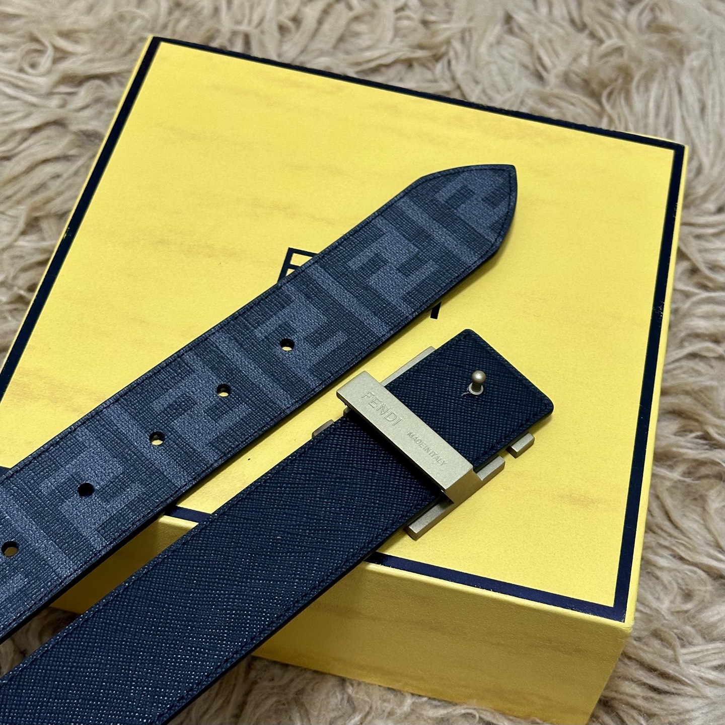 FENDI（芬迪）专柜同款 宽4.0CM 双环正反用腰带 FF按钉搭扣 黑色Cuoio Romano皮革