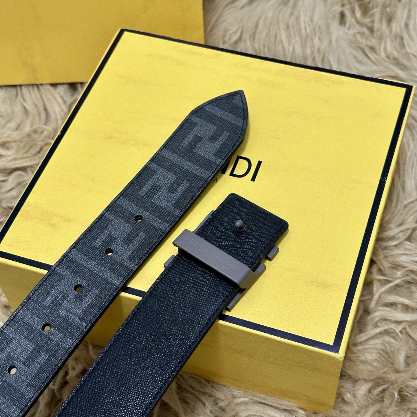 FENDI（芬迪）专柜同款 宽4.0CM 双环正反用腰带 FF按钉搭扣 黑色Cuoio Romano皮革