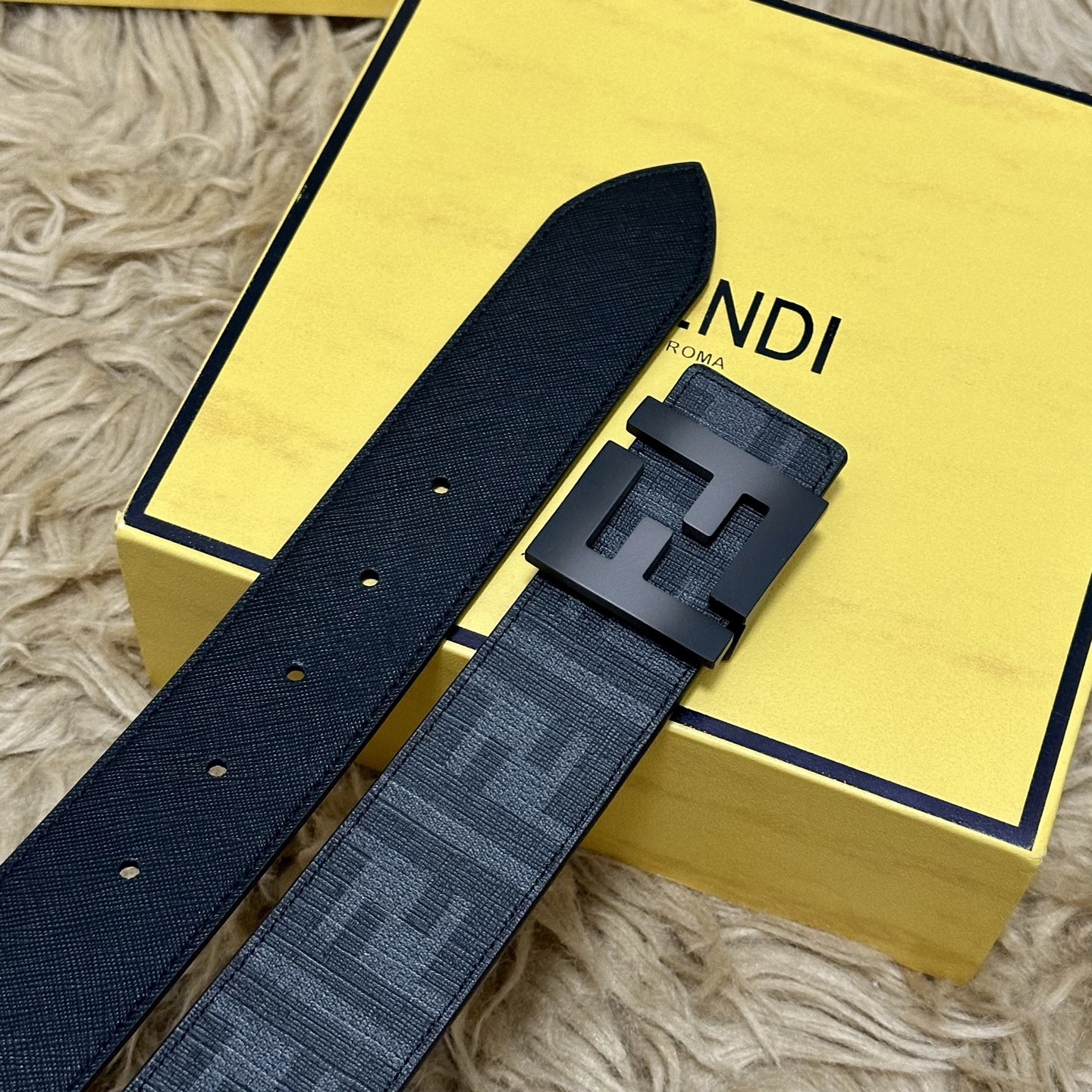 FENDI（芬迪）专柜同款 宽4.0CM 双环正反用腰带 FF按钉搭扣 黑色Cuoio Romano皮革