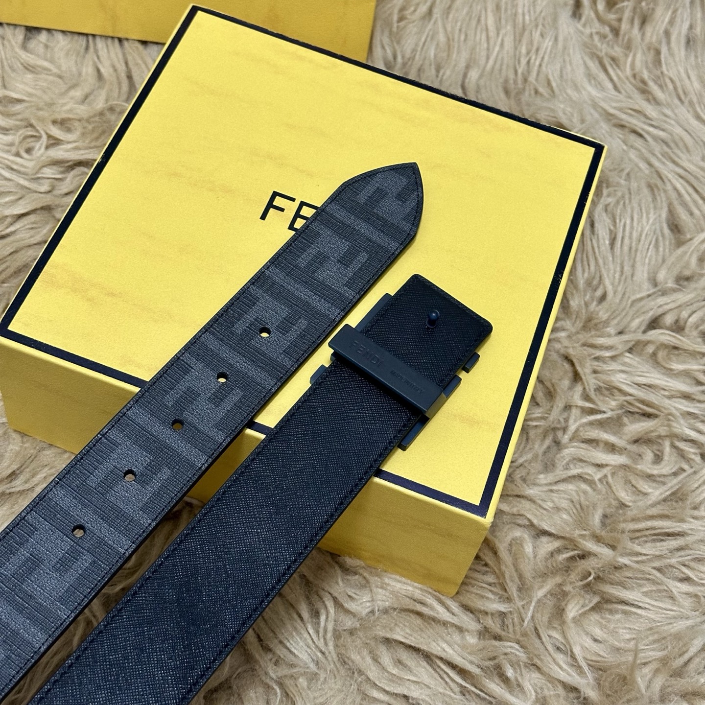 FENDI（芬迪）专柜同款 宽4.0CM 双环正反用腰带 FF按钉搭扣 黑色Cuoio Romano皮革