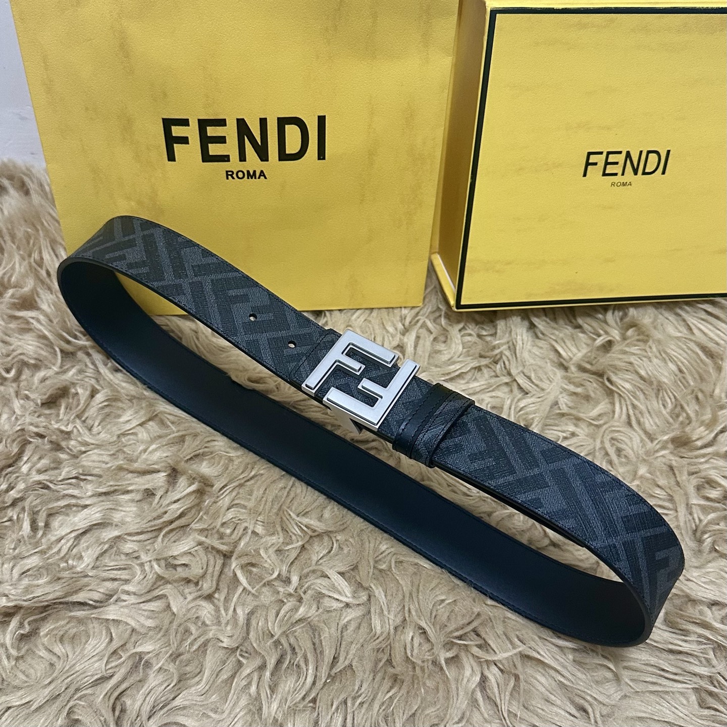 FENDI（芬迪）专柜同款 宽4.0CM 双环正反用腰带 FF按钉搭扣 黑色Cuoio Romano皮革