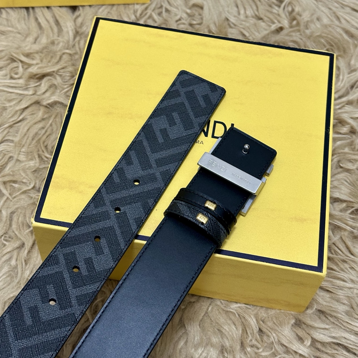 FENDI（芬迪）专柜同款 宽4.0CM 双环正反用腰带 FF按钉搭扣 黑色Cuoio Romano皮革