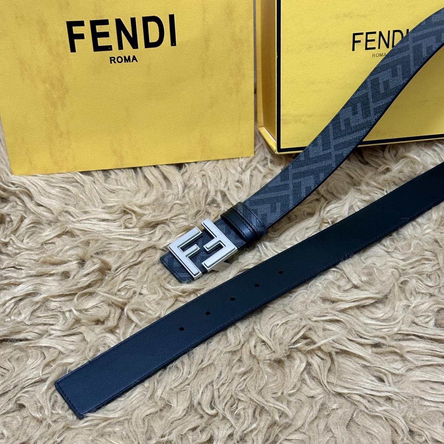 FENDI（芬迪）专柜同款 宽4.0CM 双环正反用腰带 FF按钉搭扣 黑色Cuoio Romano皮革