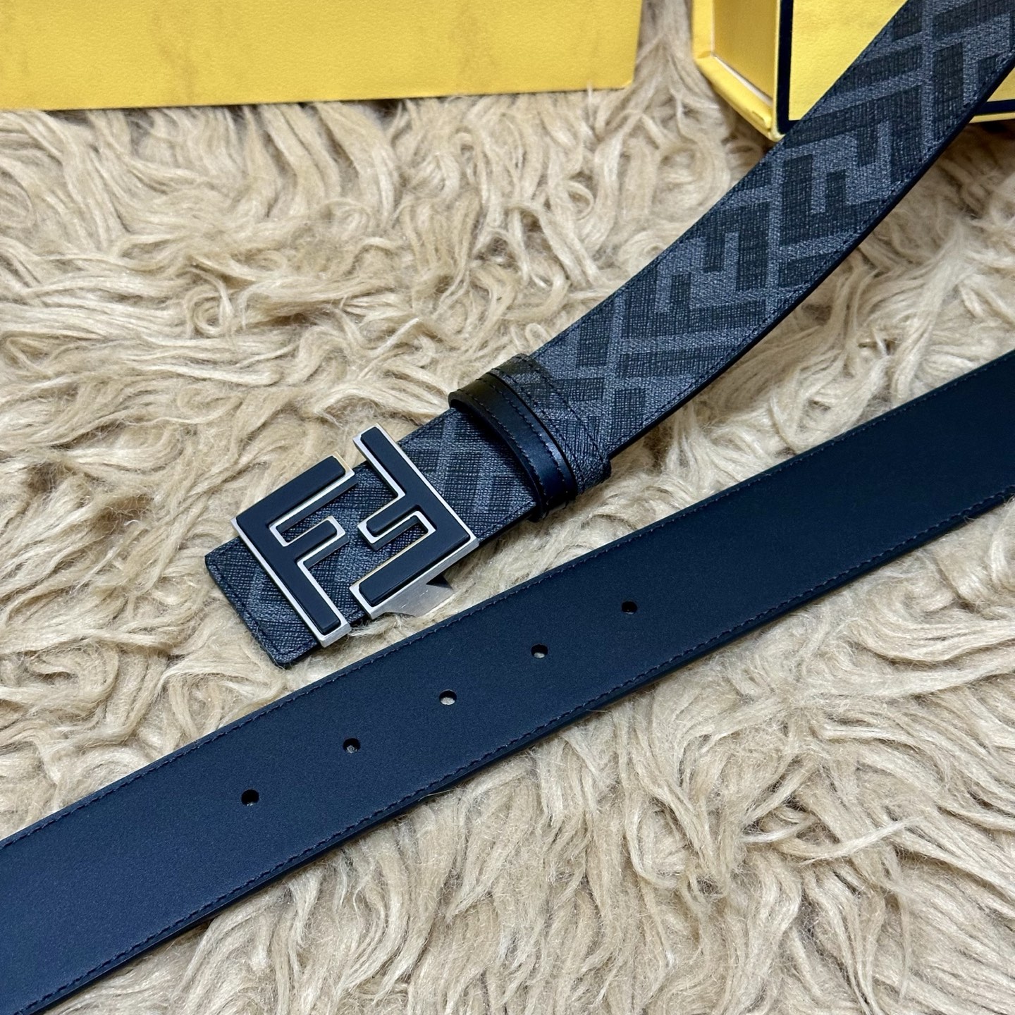 FENDI（芬迪）专柜同款 宽4.0CM 双环正反用腰带 FF按钉搭扣 黑色Cuoio Romano皮革