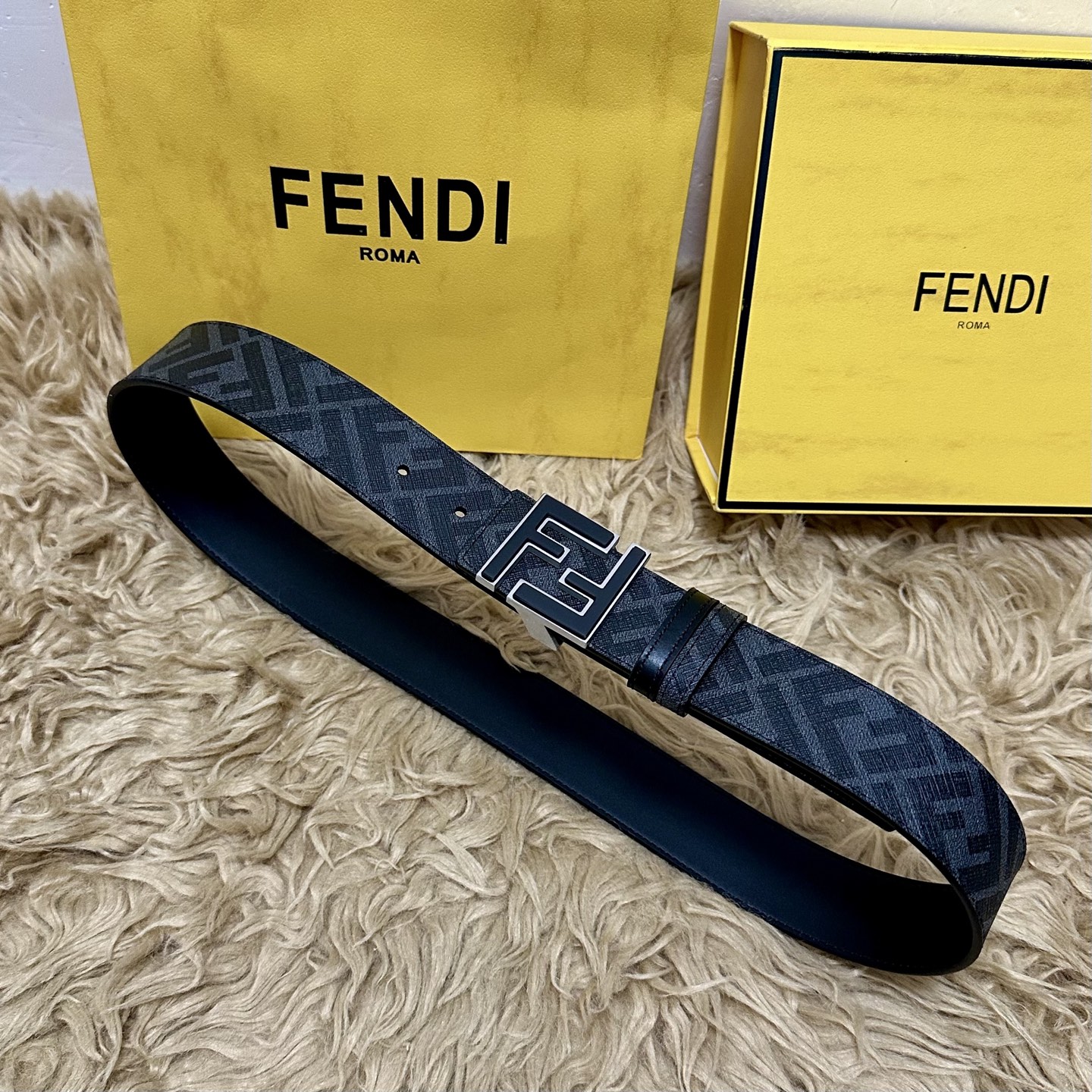 FENDI（芬迪）专柜同款 宽4.0CM 双环正反用腰带 FF按钉搭扣 黑色Cuoio Romano皮革