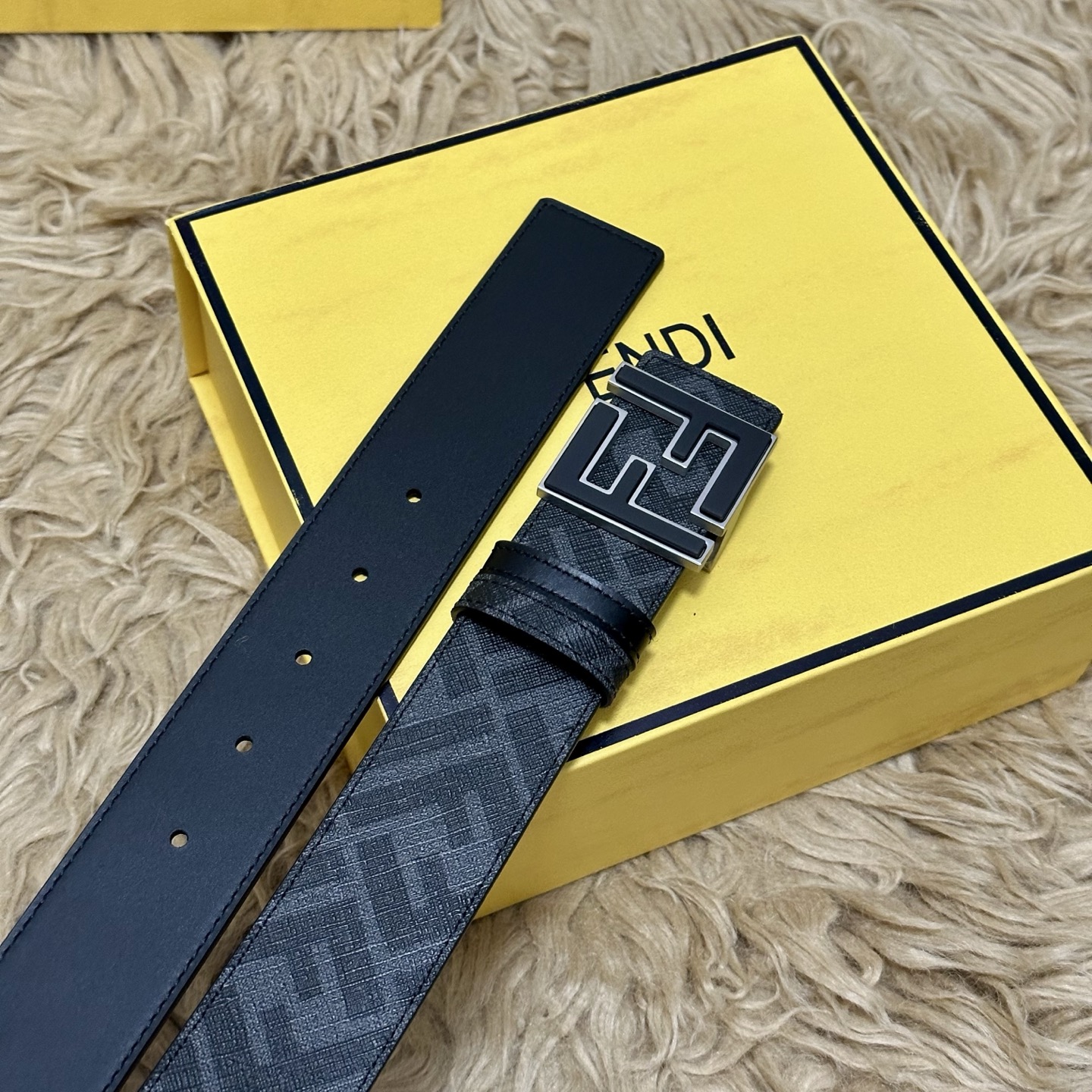 FENDI（芬迪）专柜同款 宽4.0CM 双环正反用腰带 FF按钉搭扣 黑色Cuoio Romano皮革