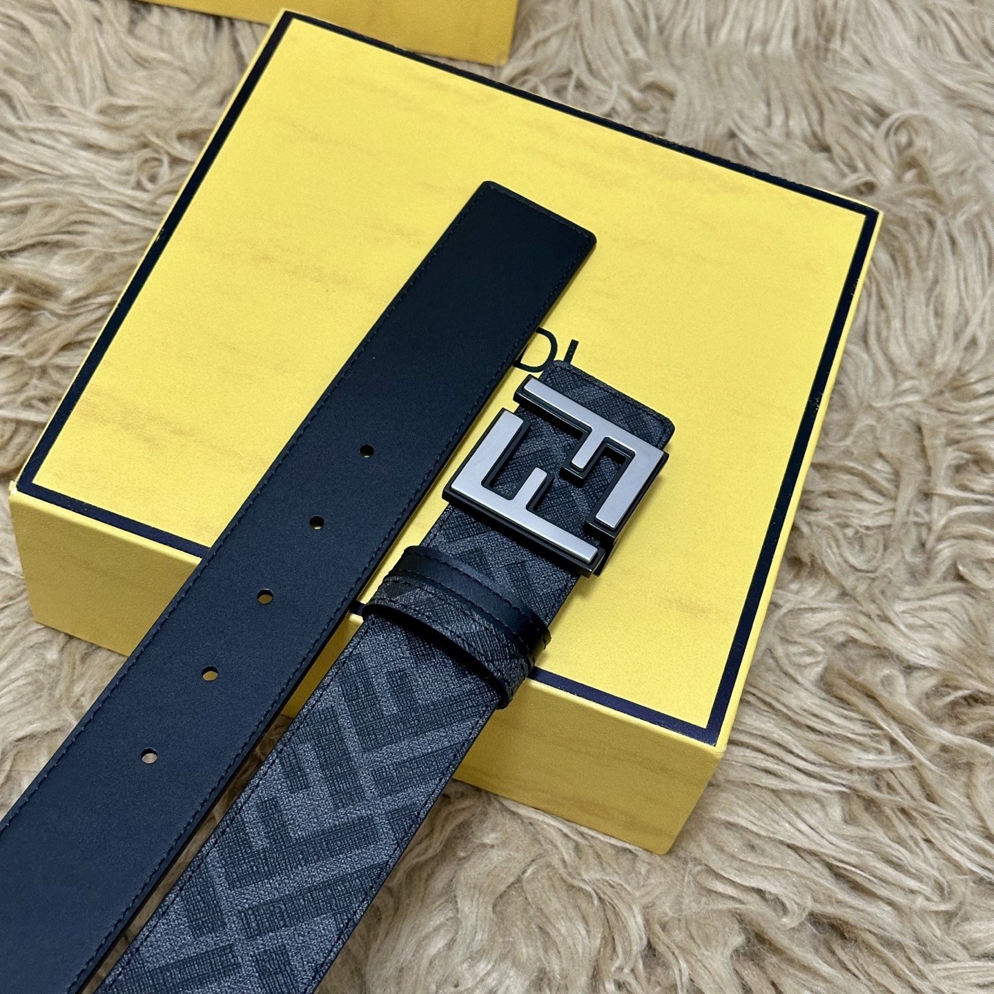 FENDI（芬迪）专柜同款 宽4.0CM 双环正反用腰带 FF按钉搭扣 黑色Cuoio Romano皮革