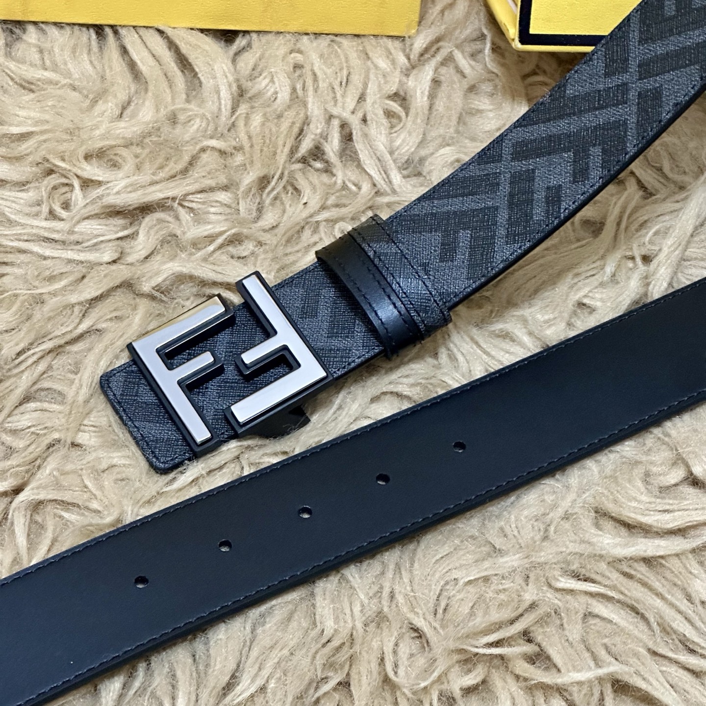 FENDI（芬迪）专柜同款 宽4.0CM 双环正反用腰带 FF按钉搭扣 黑色Cuoio Romano皮革