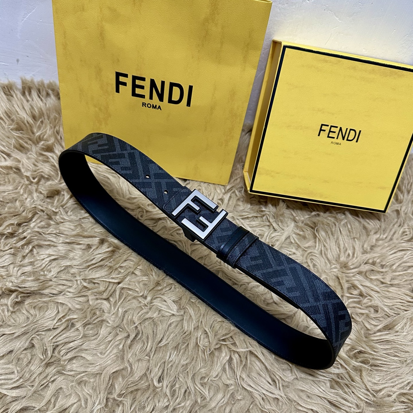 FENDI（芬迪）专柜同款 宽4.0CM 双环正反用腰带 FF按钉搭扣 黑色Cuoio Romano皮革