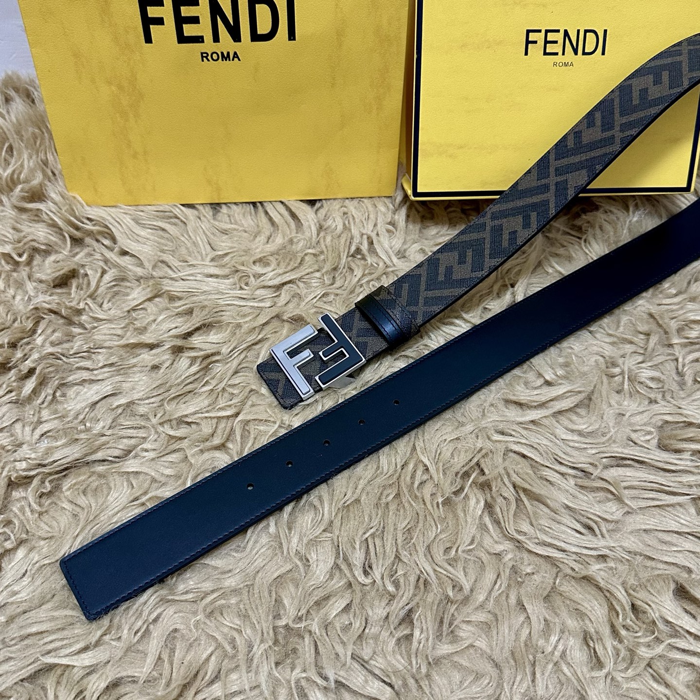 FENDI（芬迪）专柜同款 宽4.0CM 双环正反用腰带 FF按钉搭扣 黑色Cuoio Romano皮革
