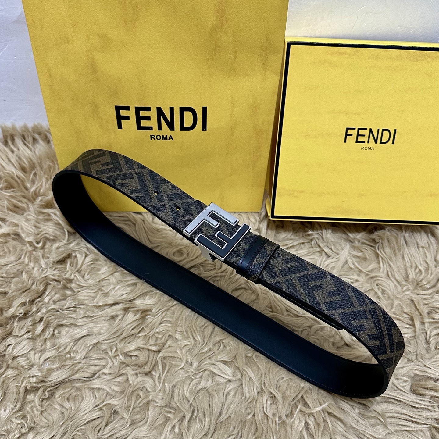 FENDI（芬迪）专柜同款 宽4.0CM 双环正反用腰带 FF按钉搭扣 黑色Cuoio Romano皮革