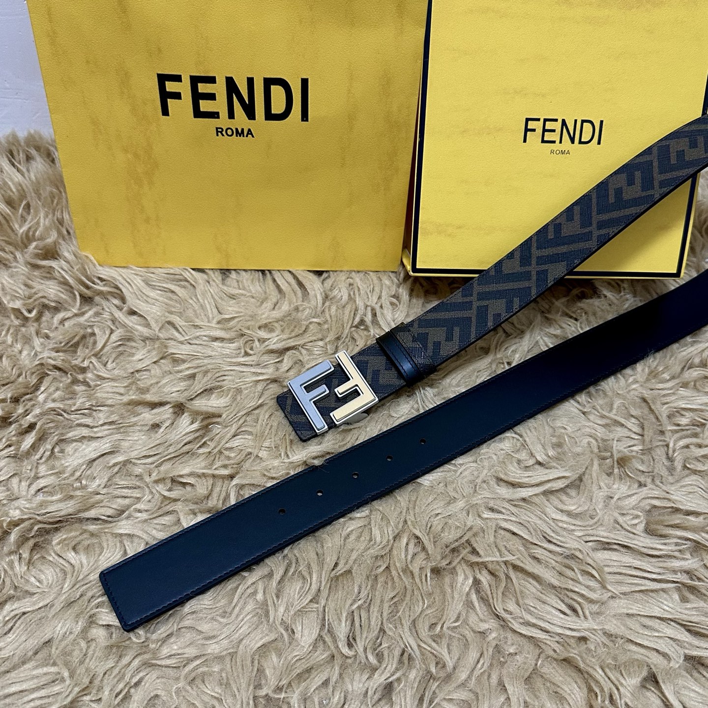 FENDI（芬迪）专柜同款 宽4.0CM 双环正反用腰带 FF按钉搭扣 黑色Cuoio Romano皮革