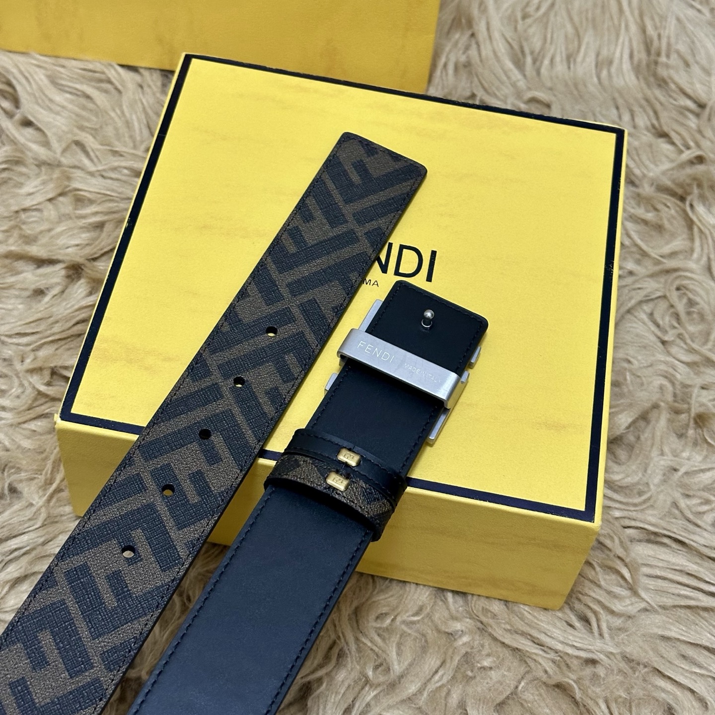 FENDI（芬迪）专柜同款 宽4.0CM 双环正反用腰带 FF按钉搭扣 黑色Cuoio Romano皮革