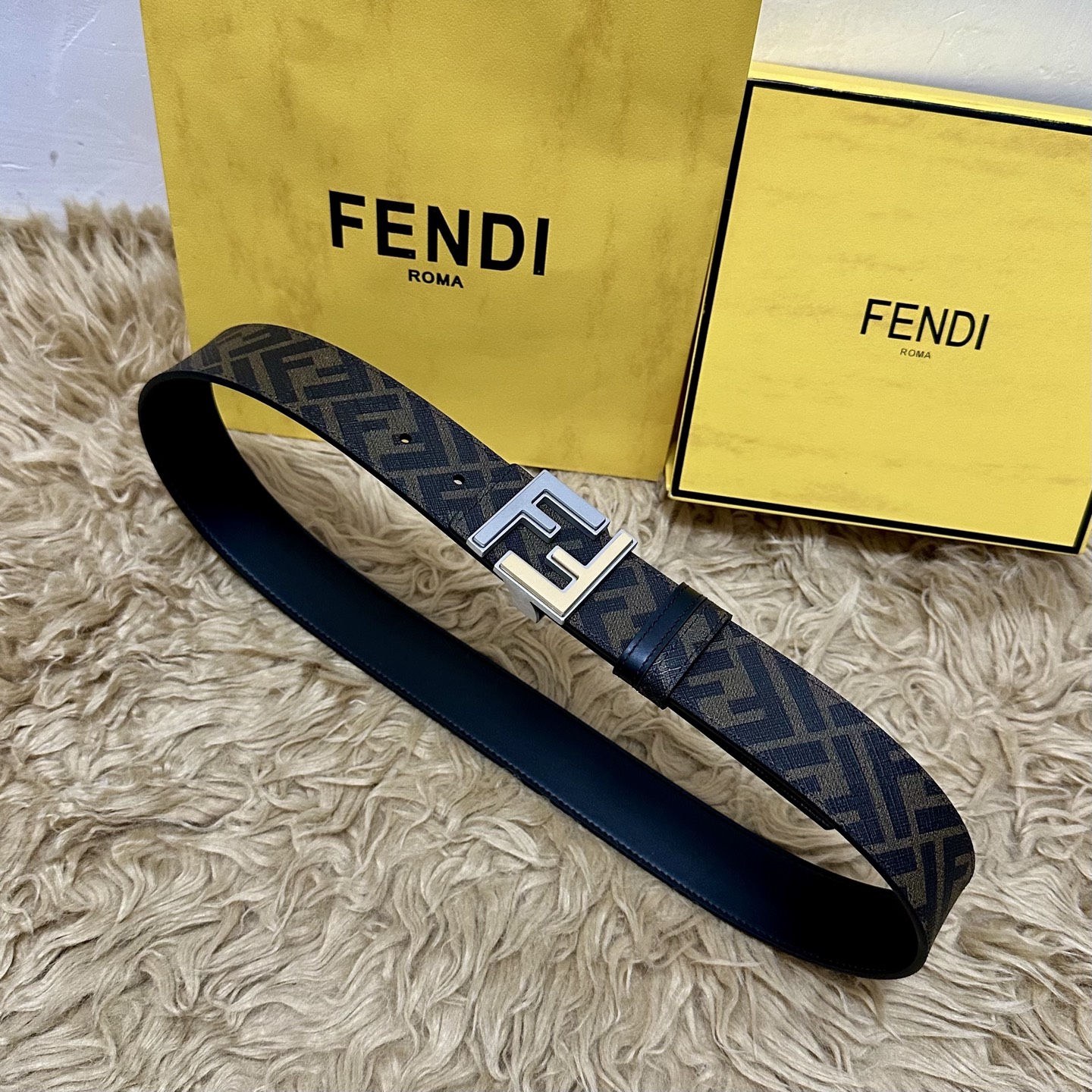 FENDI（芬迪）专柜同款 宽4.0CM 双环正反用腰带 FF按钉搭扣 黑色Cuoio Romano皮革