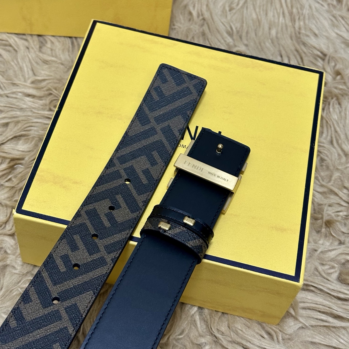 FENDI（芬迪）专柜同款 宽4.0CM 双环正反用腰带 FF按钉搭扣 黑色Cuoio Romano皮革