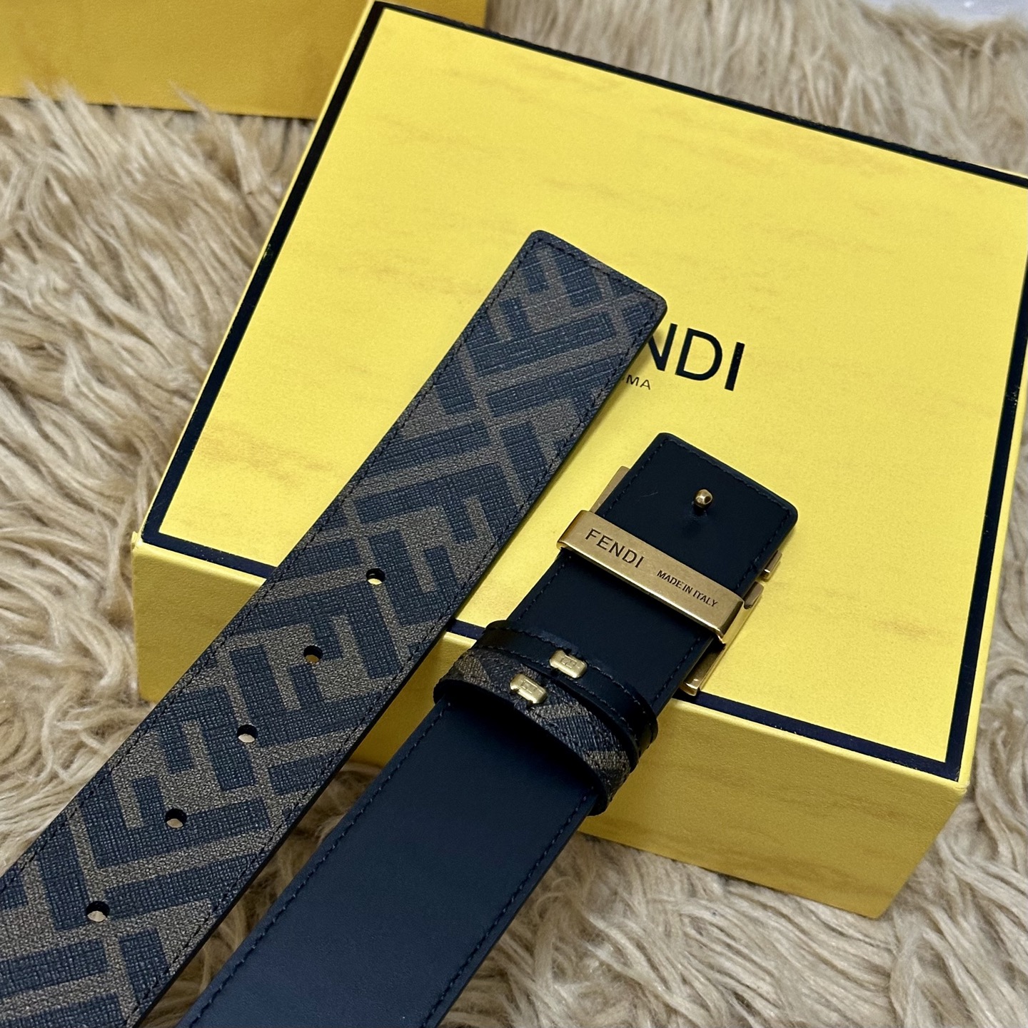 FENDI（芬迪）专柜同款 宽4.0CM 双环正反用腰带 FF按钉搭扣 黑色Cuoio Romano皮革
