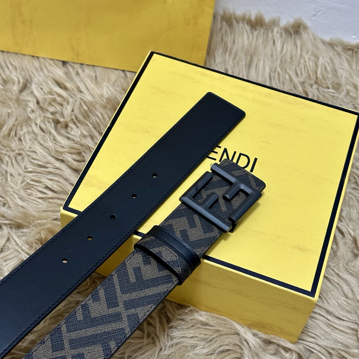 FENDI（芬迪）专柜同款 宽4.0CM 双环正反用腰带 FF按钉搭扣 黑色Cuoio Romano皮革