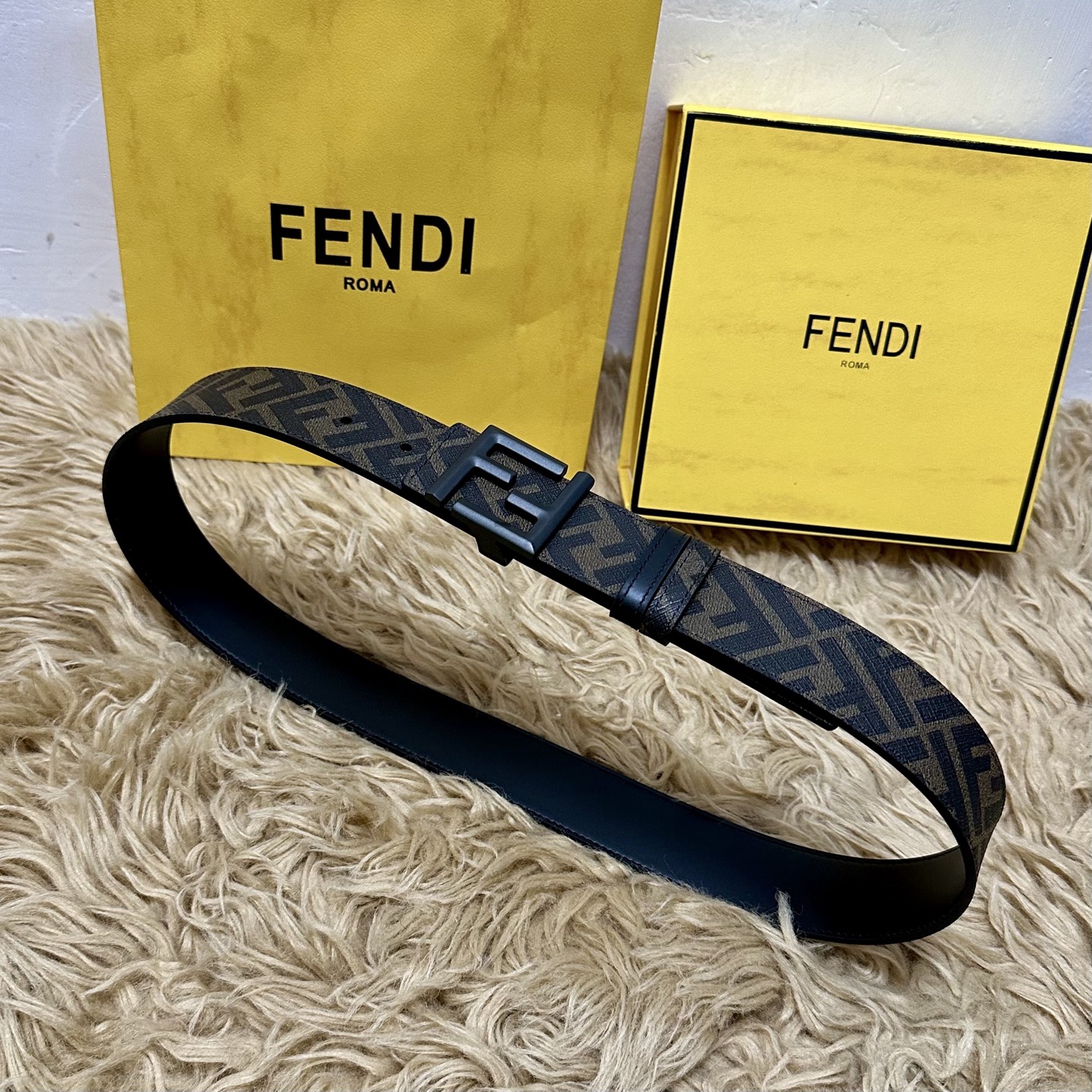 FENDI（芬迪）专柜同款 宽4.0CM 双环正反用腰带 FF按钉搭扣 黑色Cuoio Romano皮革