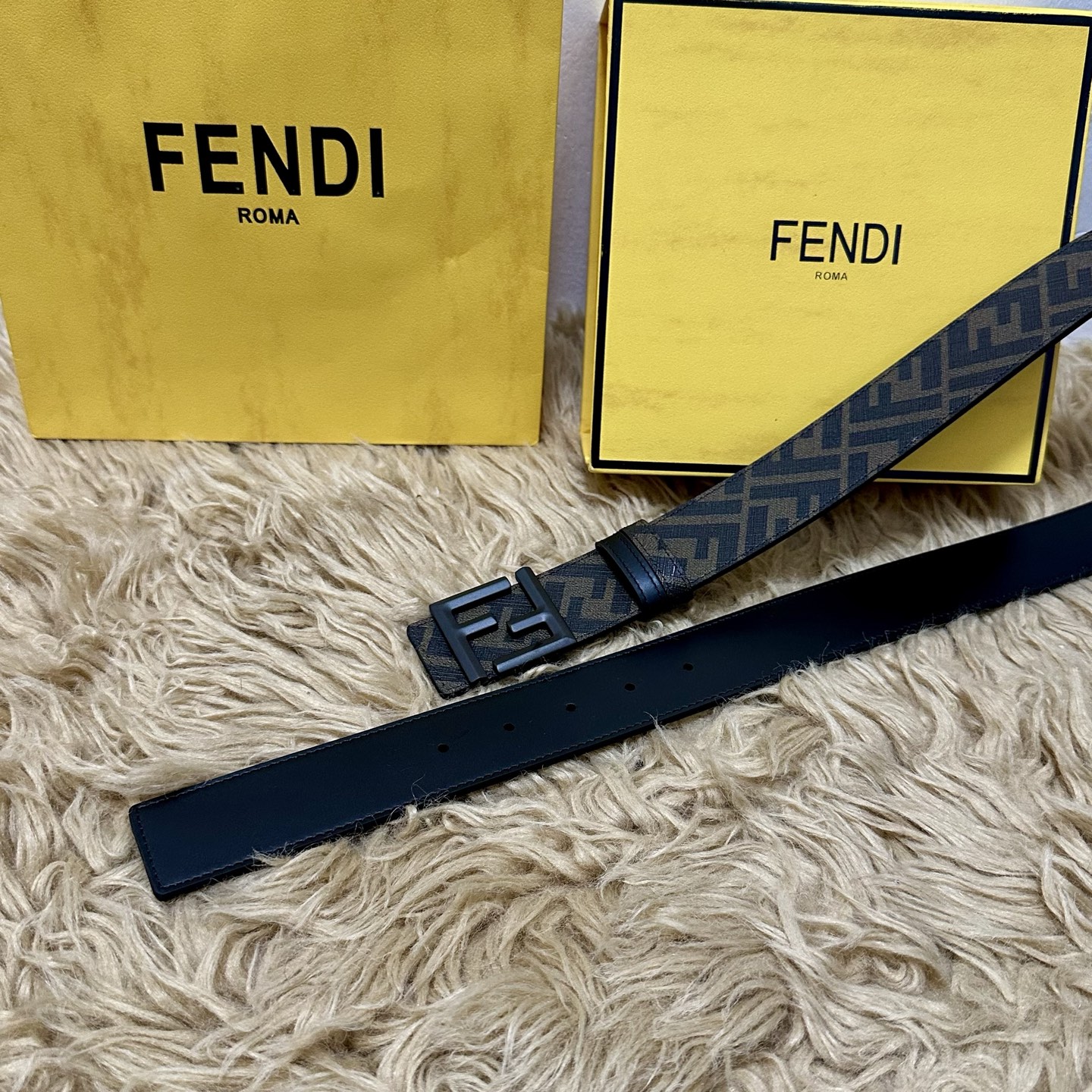 FENDI（芬迪）专柜同款 宽4.0CM 双环正反用腰带 FF按钉搭扣 黑色Cuoio Romano皮革