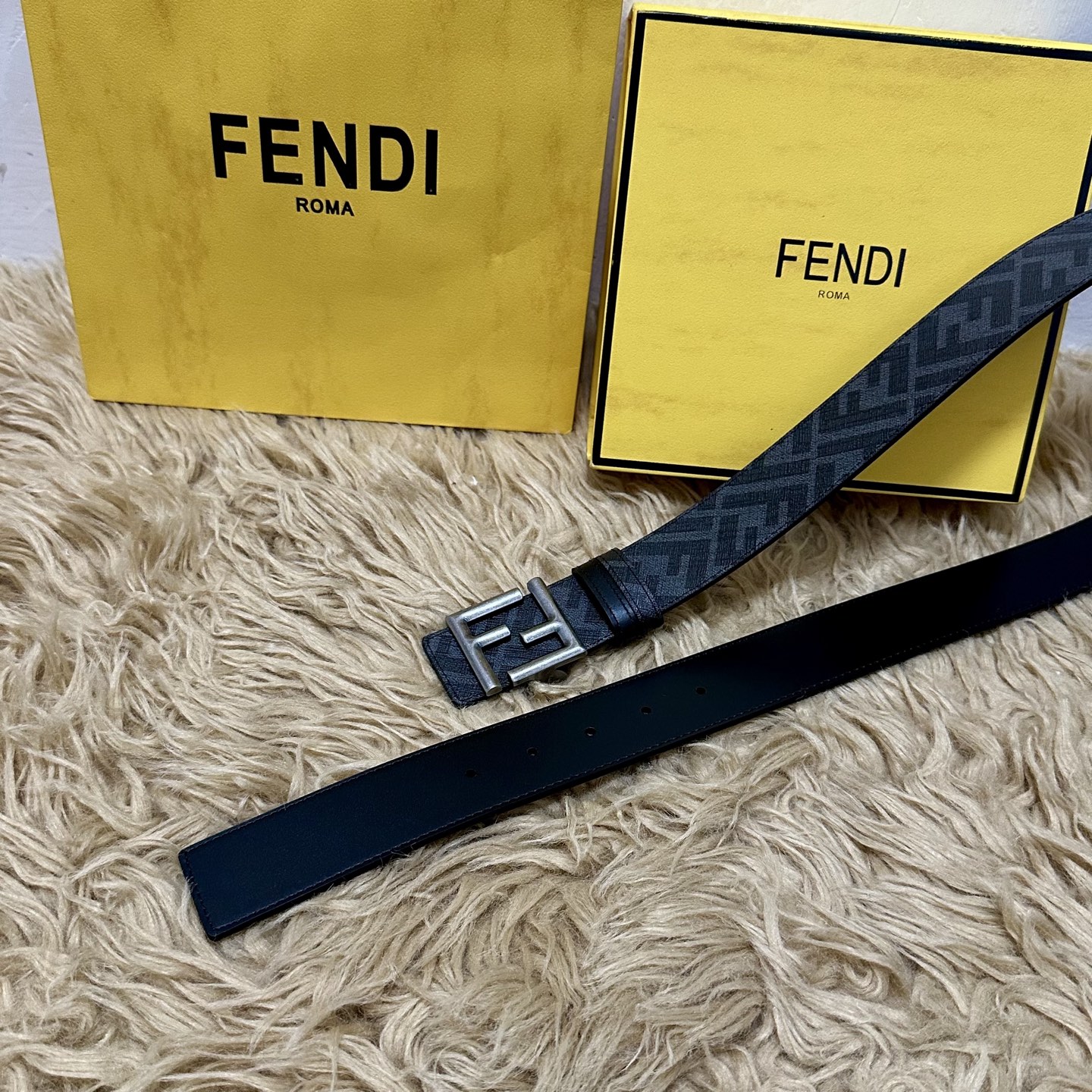 FENDI（芬迪）专柜同款 宽4.0CM 双环正反用腰带 FF按钉搭扣 黑色Cuoio Romano皮革