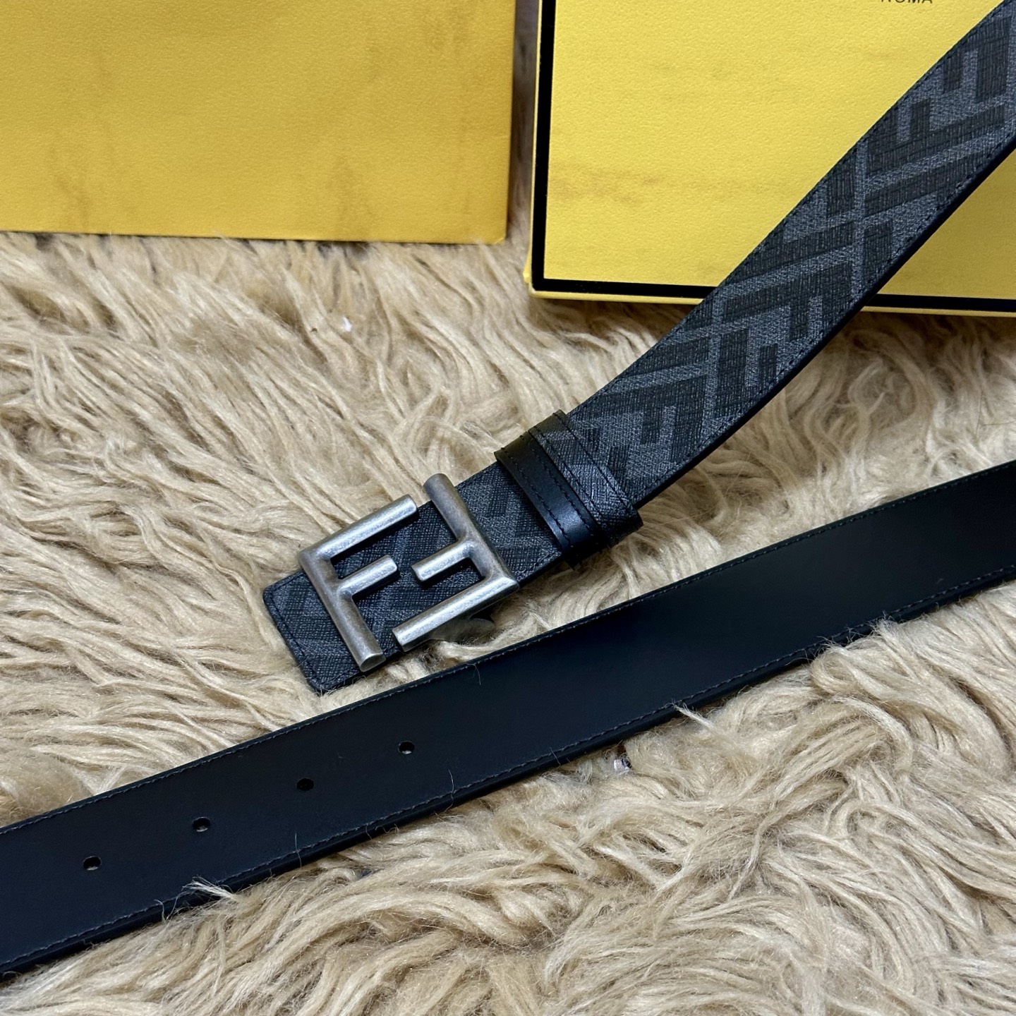 FENDI（芬迪）专柜同款 宽4.0CM 双环正反用腰带 FF按钉搭扣 黑色Cuoio Romano皮革