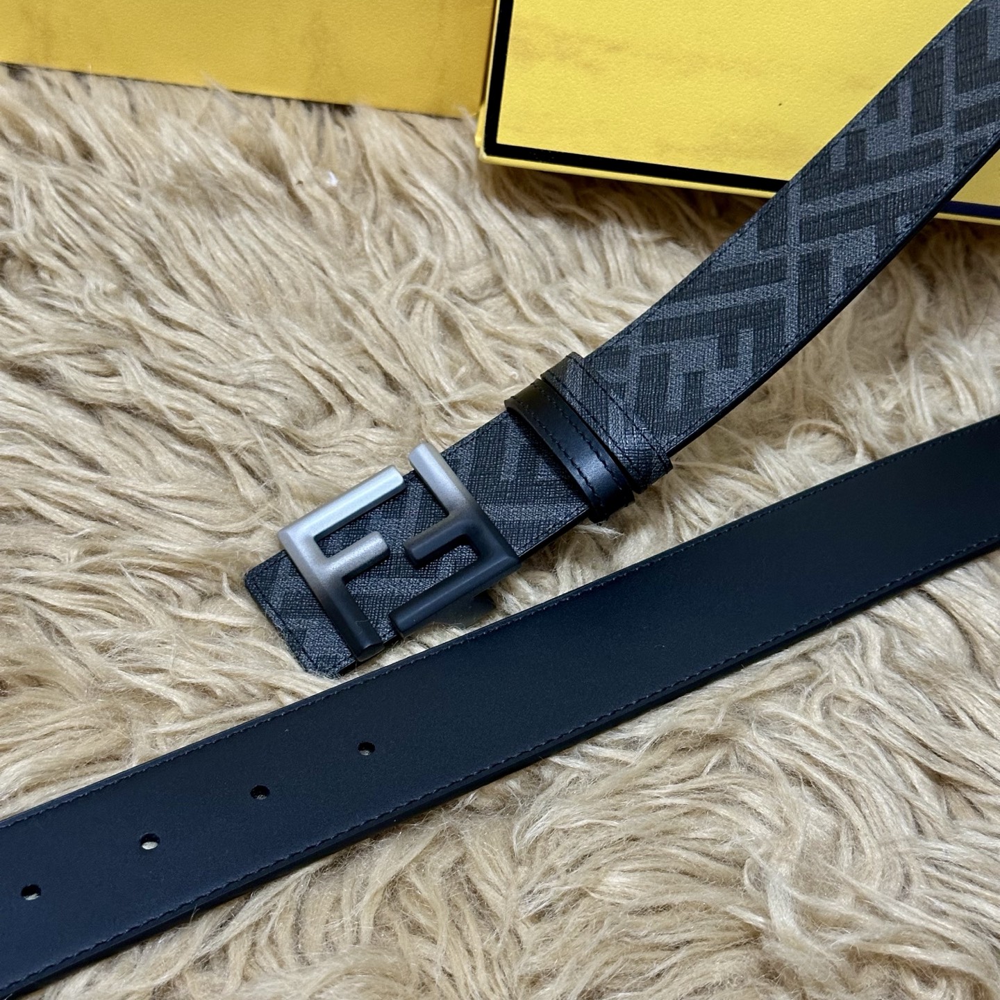 FENDI（芬迪）专柜同款 宽4.0CM 双环正反用腰带 FF按钉搭扣 黑色Cuoio Romano皮革