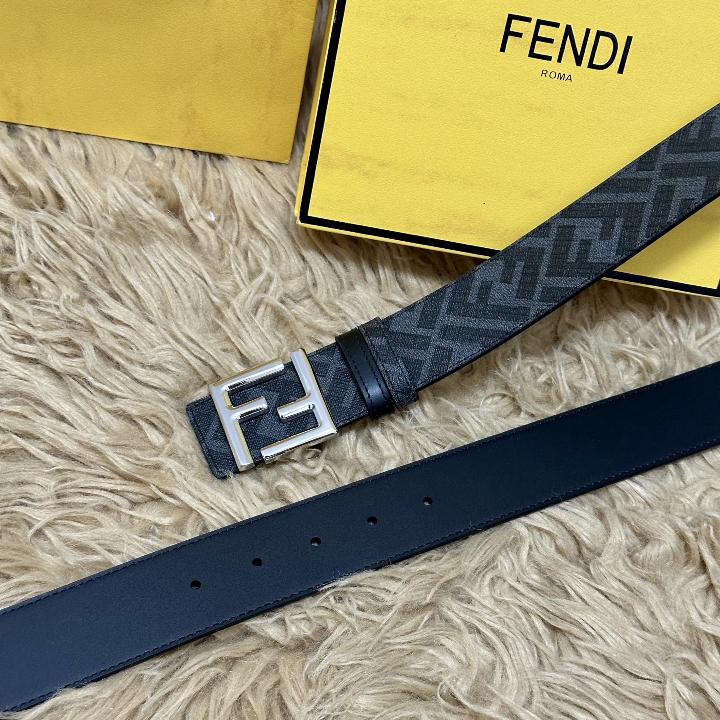 FENDI（芬迪）专柜同款 宽4.0CM 双环正反用腰带 FF按钉搭扣 黑色Cuoio Romano皮革