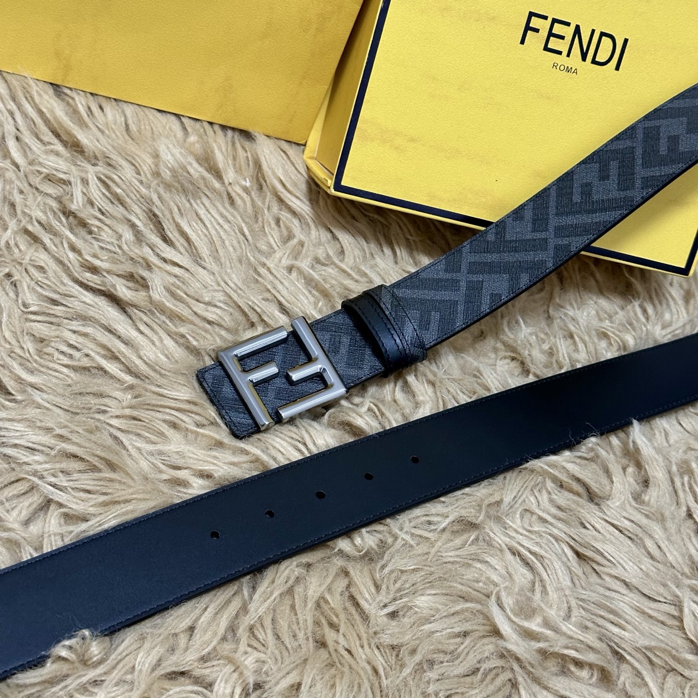 FENDI（芬迪）专柜同款 宽4.0CM 双环正反用腰带 FF按钉搭扣 黑色Cuoio Romano皮革