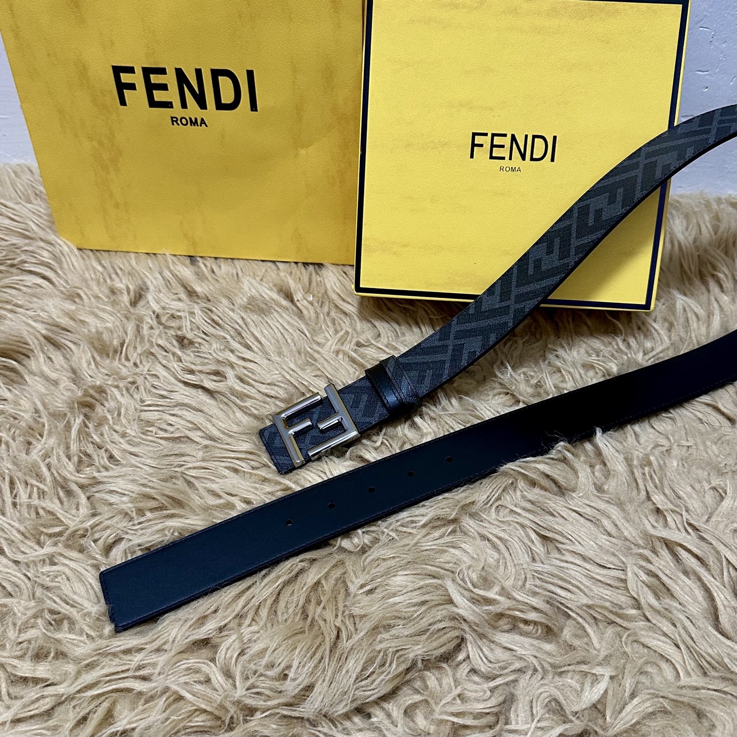 FENDI（芬迪）专柜同款 宽4.0CM 双环正反用腰带 FF按钉搭扣 黑色Cuoio Romano皮革