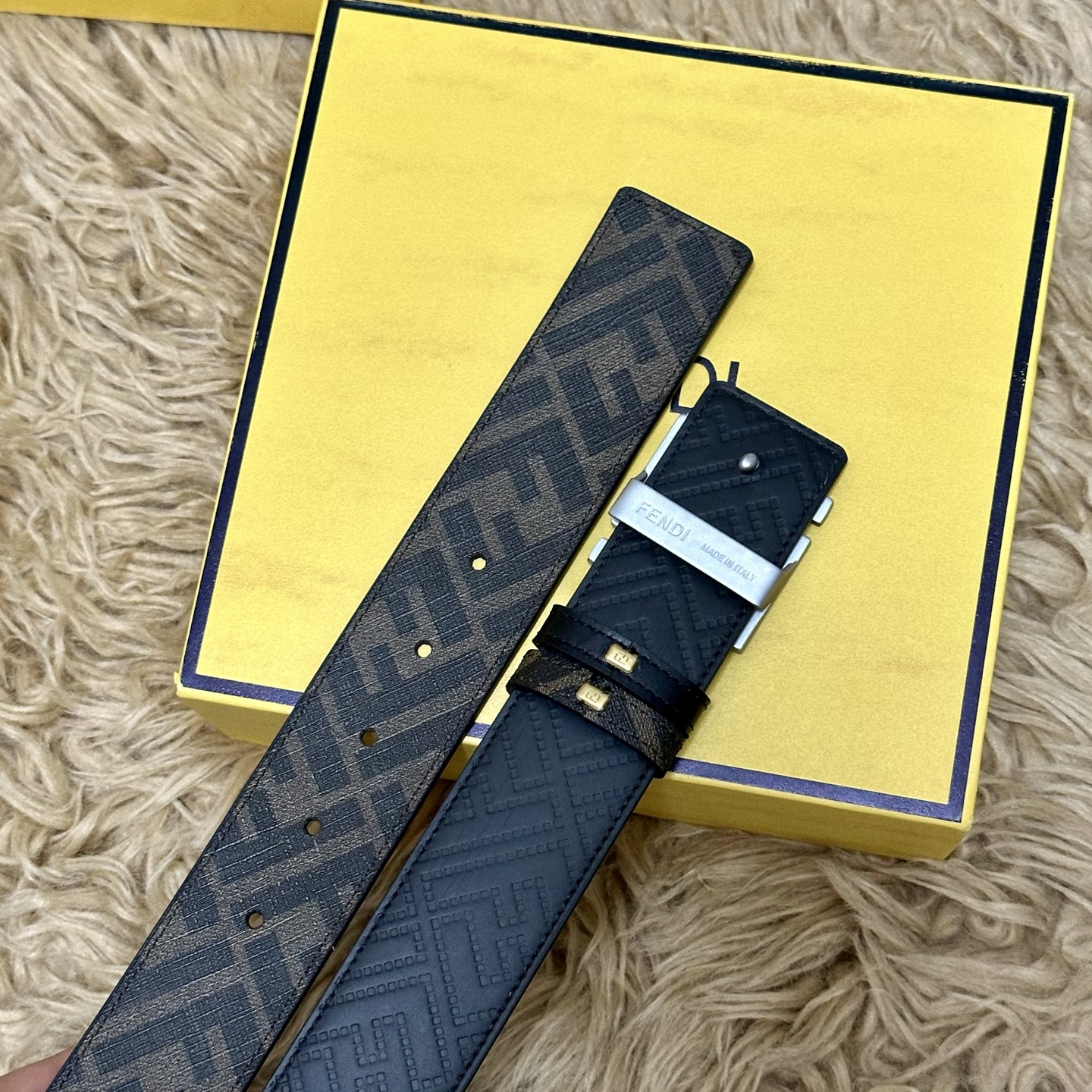 FENDI（芬迪）专柜同款 宽4.0CM 双环正反用腰带 FF按钉搭扣 黑色Cuoio Romano皮革