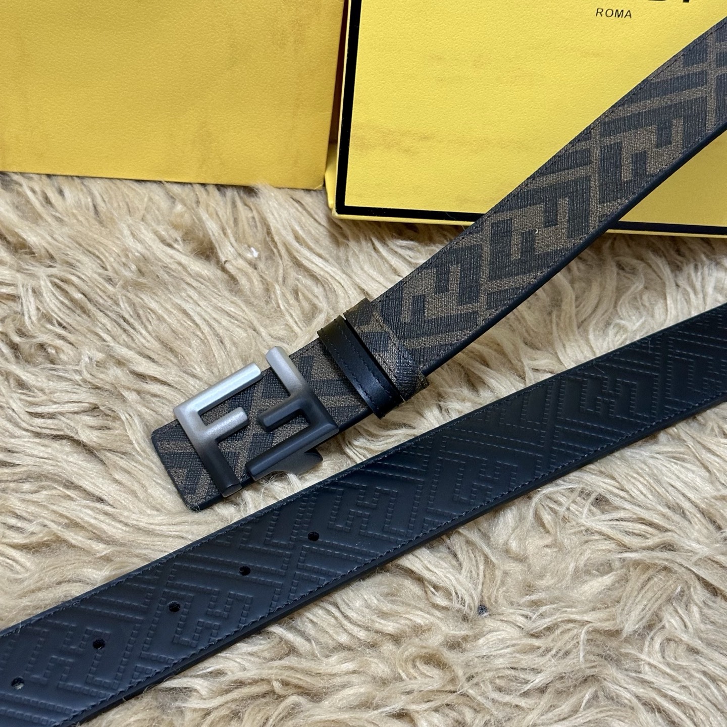 FENDI（芬迪）专柜同款 宽4.0CM 双环正反用腰带 FF按钉搭扣 黑色Cuoio Romano皮革