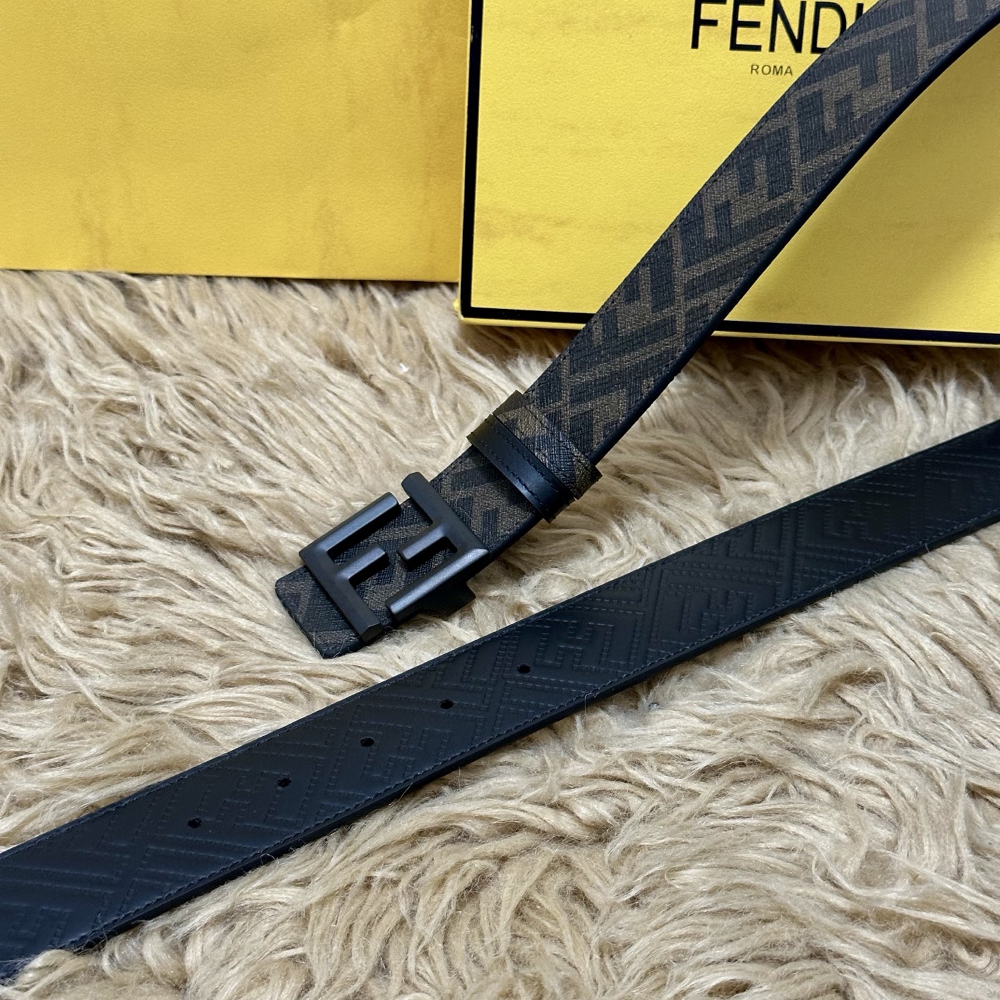 FENDI（芬迪）专柜同款 宽4.0CM 双环正反用腰带 FF按钉搭扣 黑色Cuoio Romano皮革