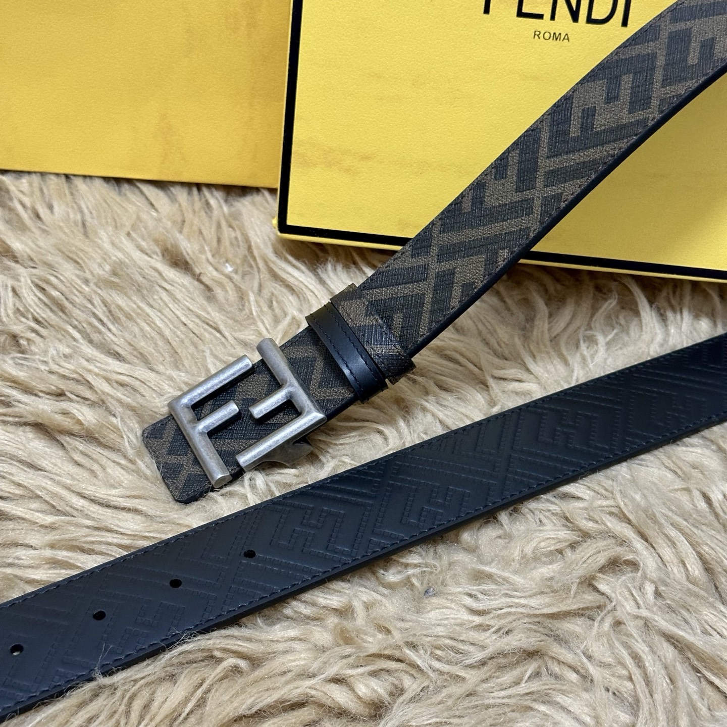 FENDI（芬迪）专柜同款 宽4.0CM 双环正反用腰带 FF按钉搭扣 黑色Cuoio Romano皮革