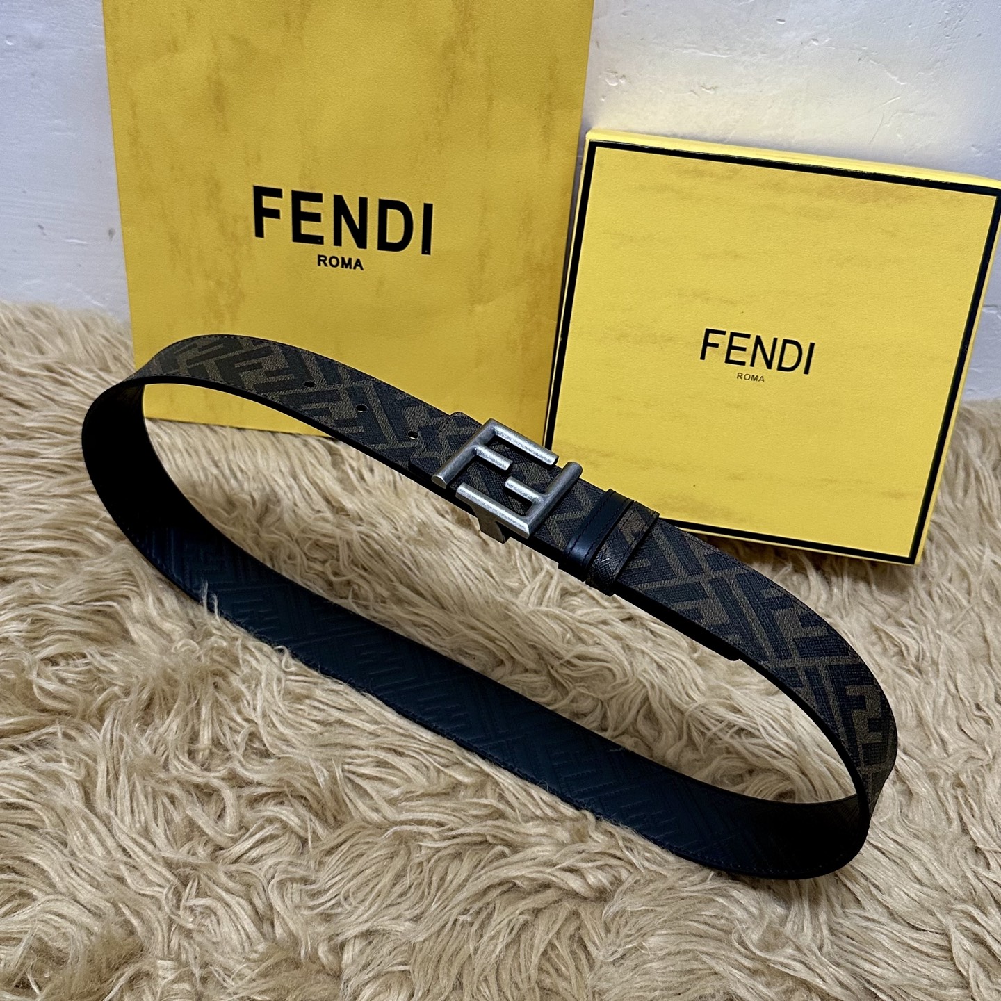 FENDI（芬迪）专柜同款 宽4.0CM 双环正反用腰带 FF按钉搭扣 黑色Cuoio Romano皮革