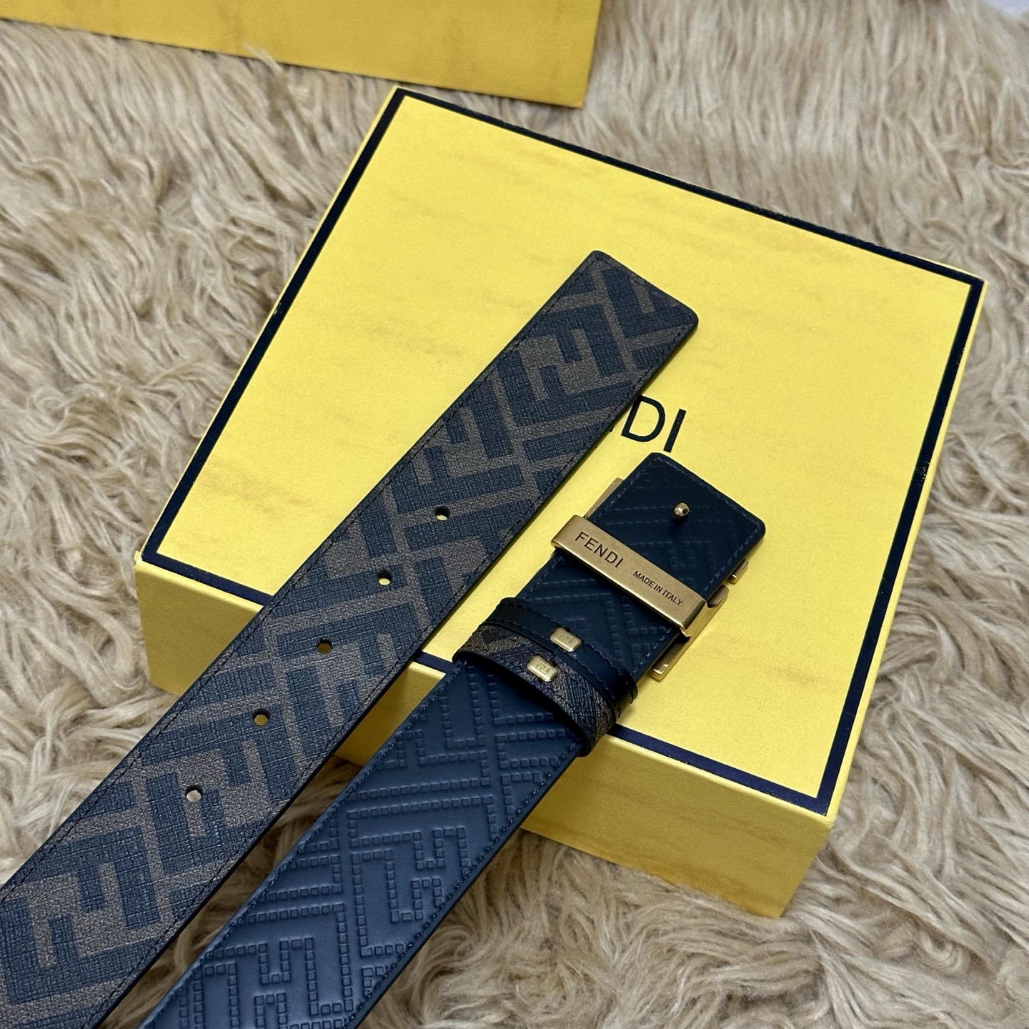 FENDI（芬迪）专柜同款 宽4.0CM 双环正反用腰带 FF按钉搭扣 黑色Cuoio Romano皮革