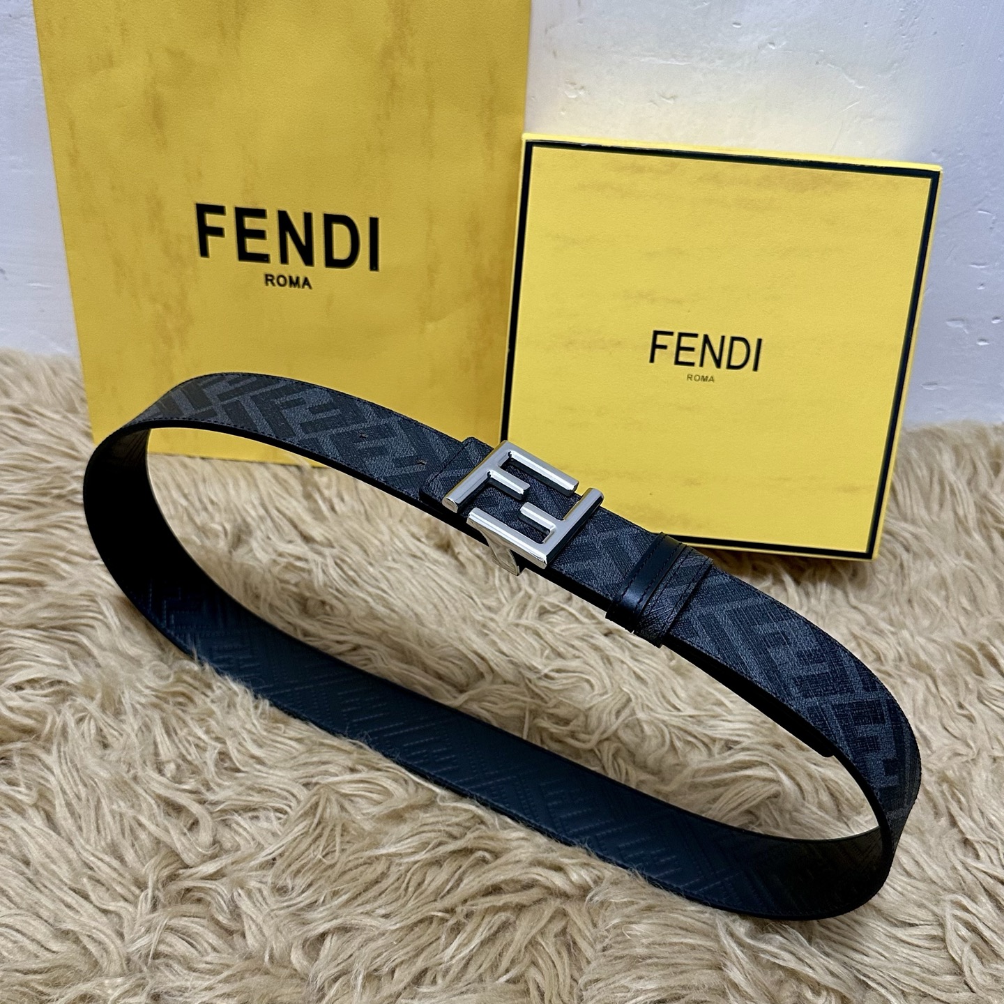 FENDI（芬迪）专柜同款 宽4.0CM 双环正反用腰带 FF按钉搭扣 黑色Cuoio Romano皮革