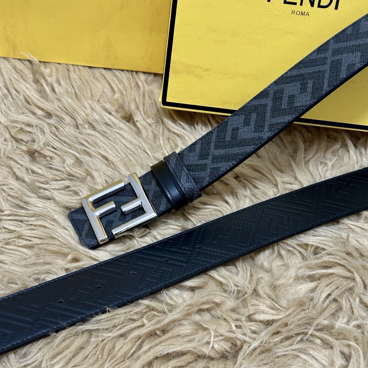 FENDI（芬迪）专柜同款 宽4.0CM 双环正反用腰带 FF按钉搭扣 黑色Cuoio Romano皮革