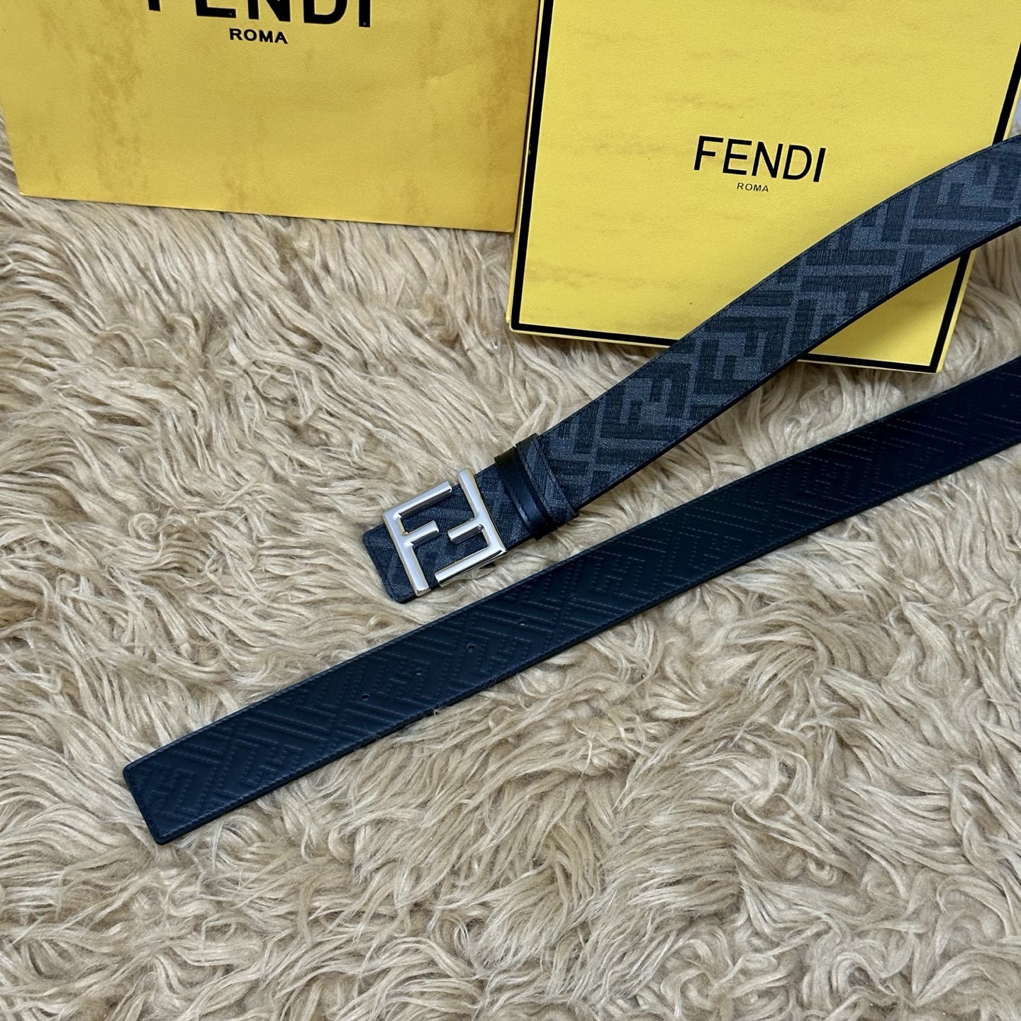 FENDI（芬迪）专柜同款 宽4.0CM 双环正反用腰带 FF按钉搭扣 黑色Cuoio Romano皮革