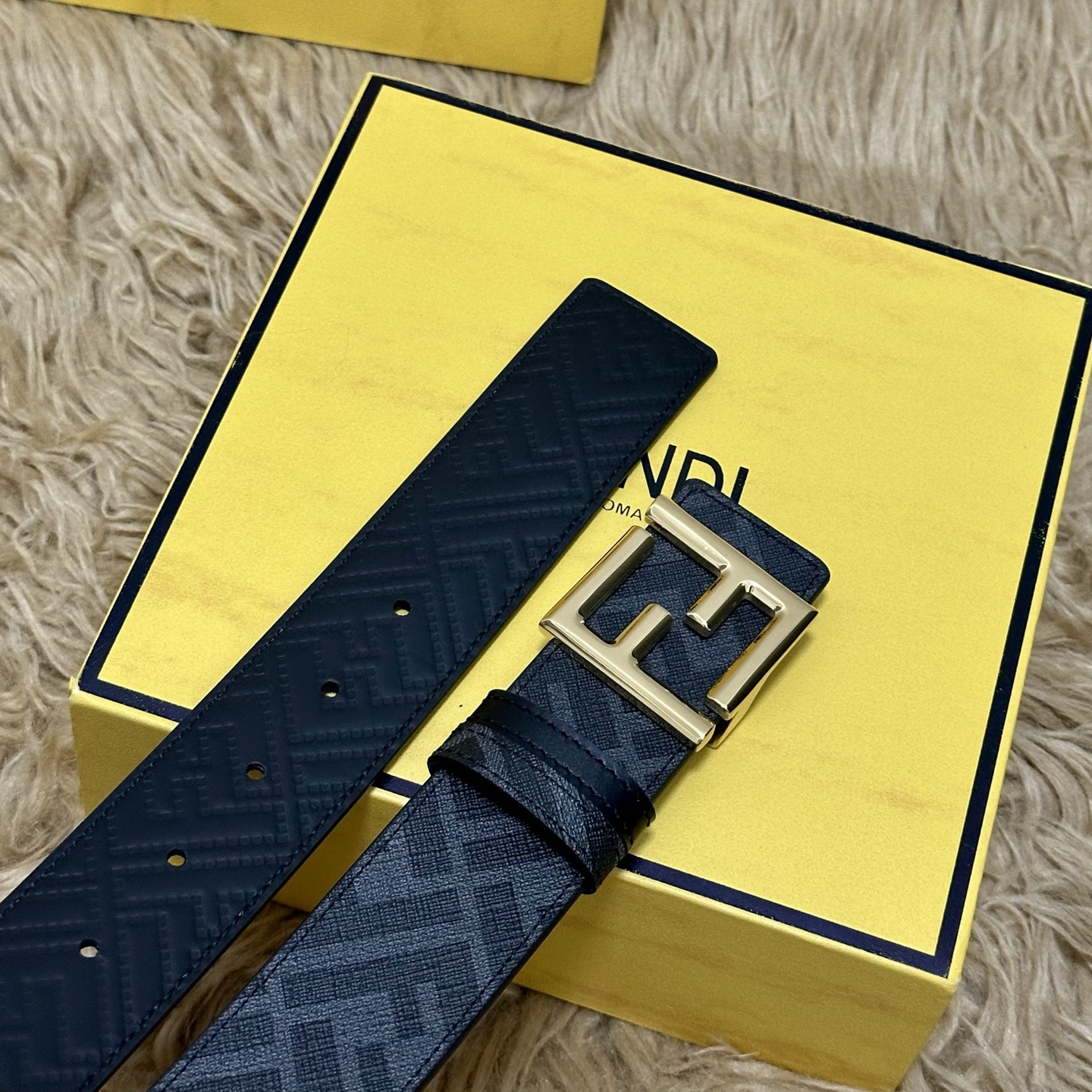 FENDI（芬迪）专柜同款 宽4.0CM 双环正反用腰带 FF按钉搭扣 黑色Cuoio Romano皮革