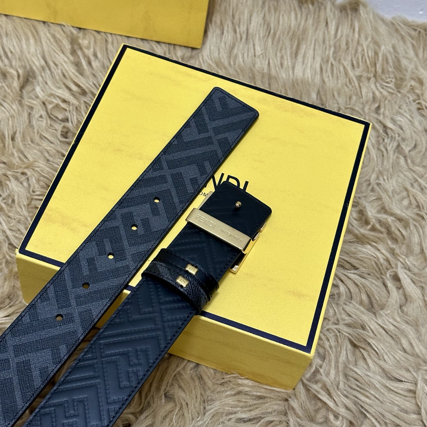 FENDI（芬迪）专柜同款 宽4.0CM 双环正反用腰带 FF按钉搭扣 黑色Cuoio Romano皮革