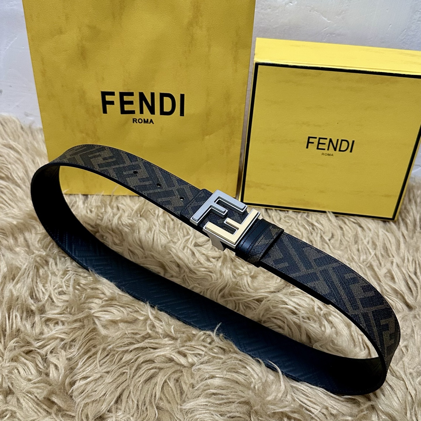 FENDI（芬迪）专柜同款 宽4.0CM 双环正反用腰带 FF按钉搭扣 黑色Cuoio Romano皮革