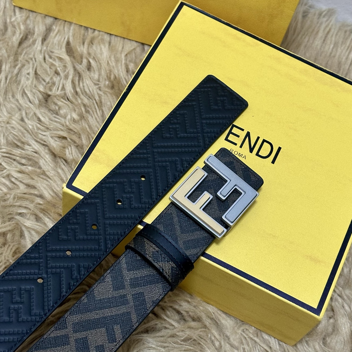FENDI（芬迪）专柜同款 宽4.0CM 双环正反用腰带 FF按钉搭扣 黑色Cuoio Romano皮革