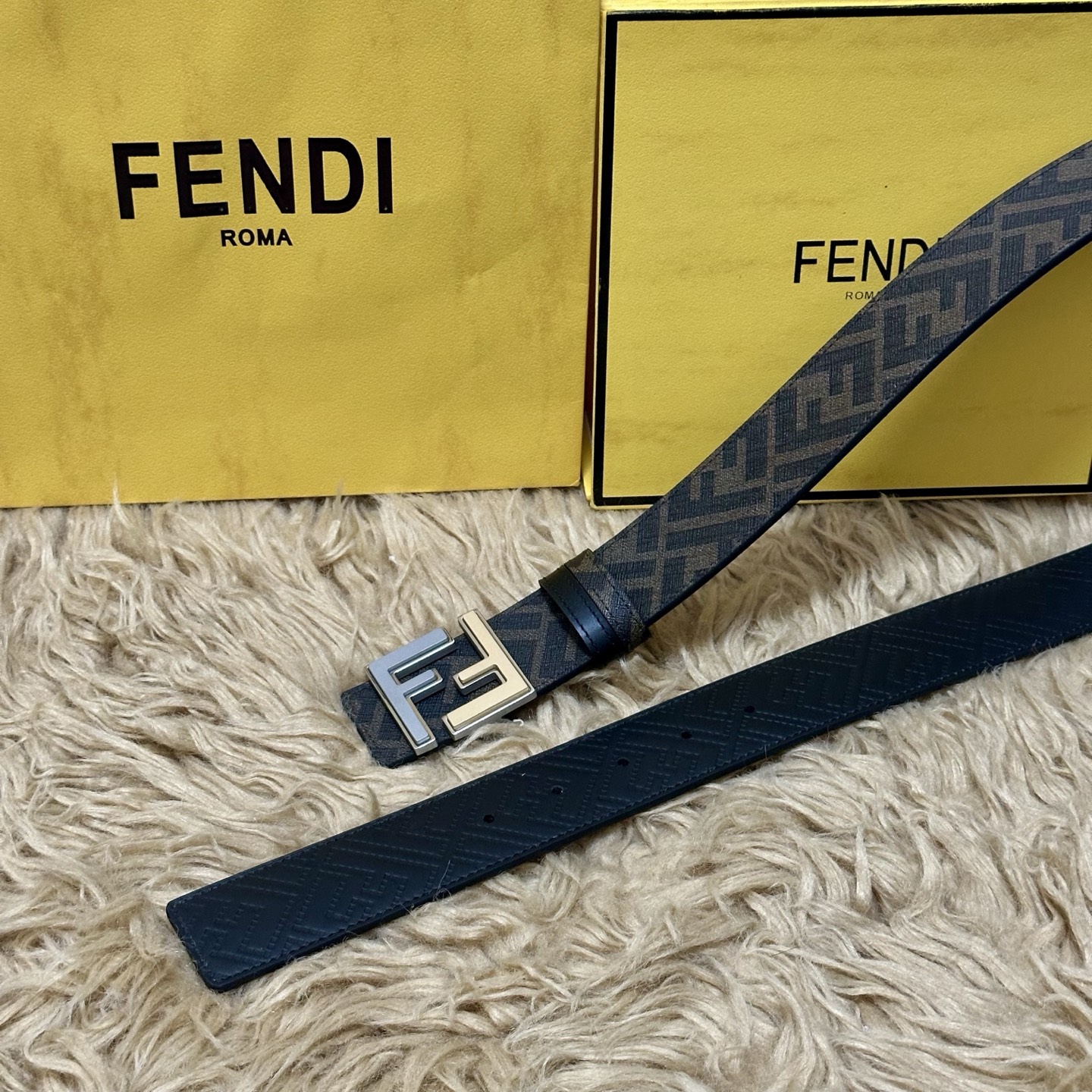 FENDI（芬迪）专柜同款 宽4.0CM 双环正反用腰带 FF按钉搭扣 黑色Cuoio Romano皮革