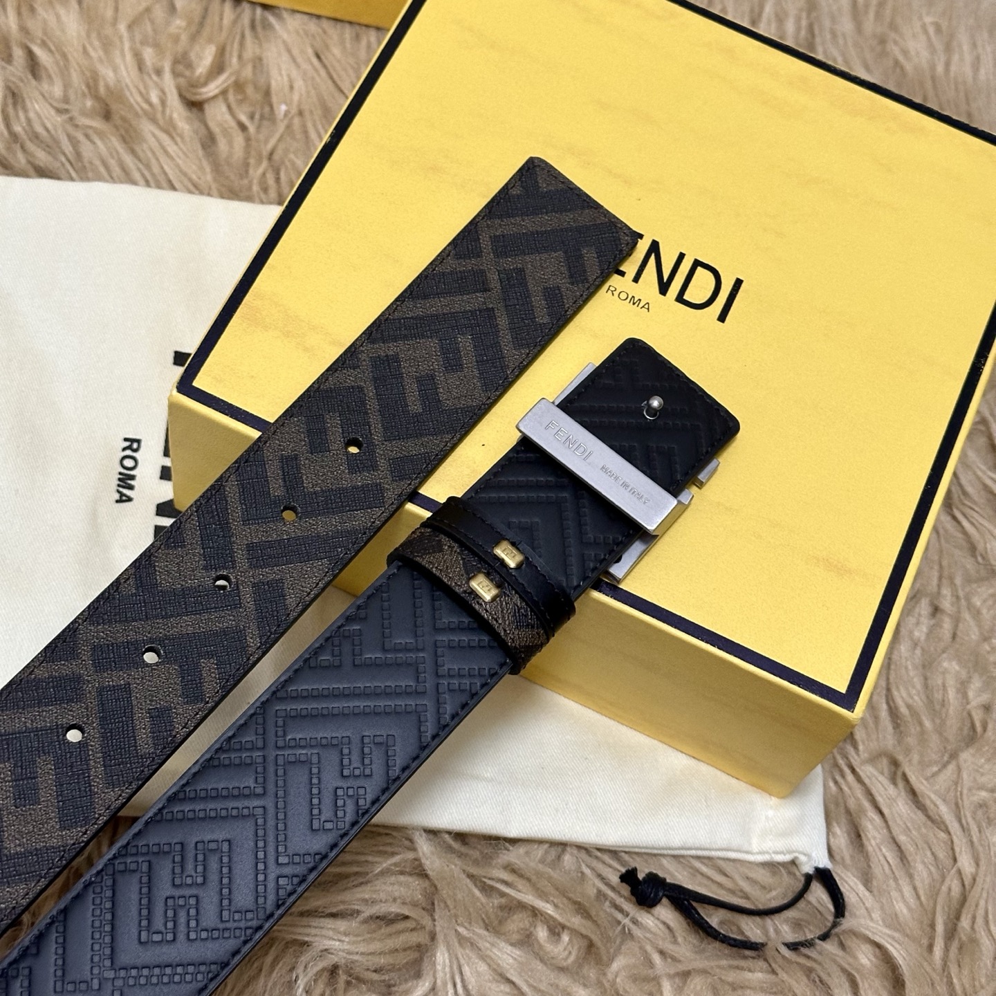 FENDI（芬迪）专柜同款 宽4.0CM 双环正反用腰带 FF按钉搭扣 黑色Cuoio Romano皮革