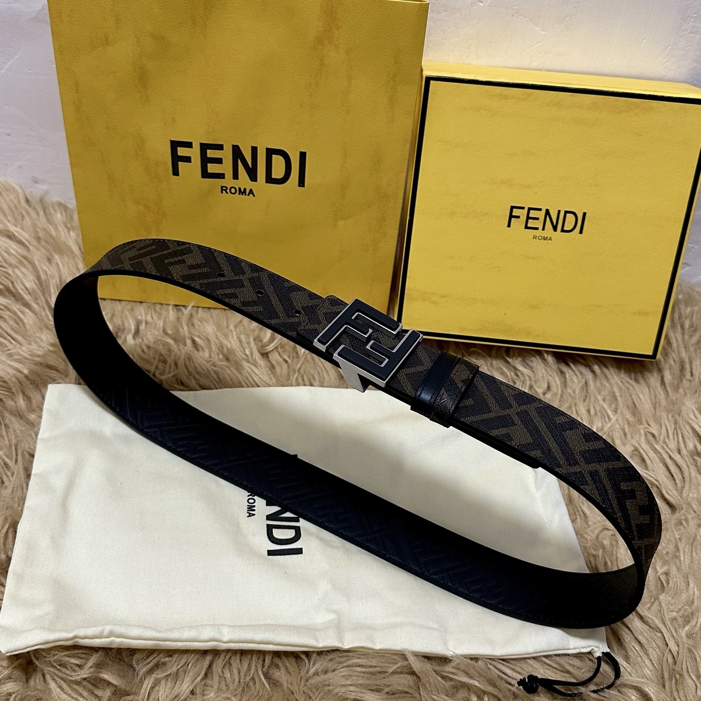 FENDI（芬迪）专柜同款 宽4.0CM 双环正反用腰带 FF按钉搭扣 黑色Cuoio Romano皮革